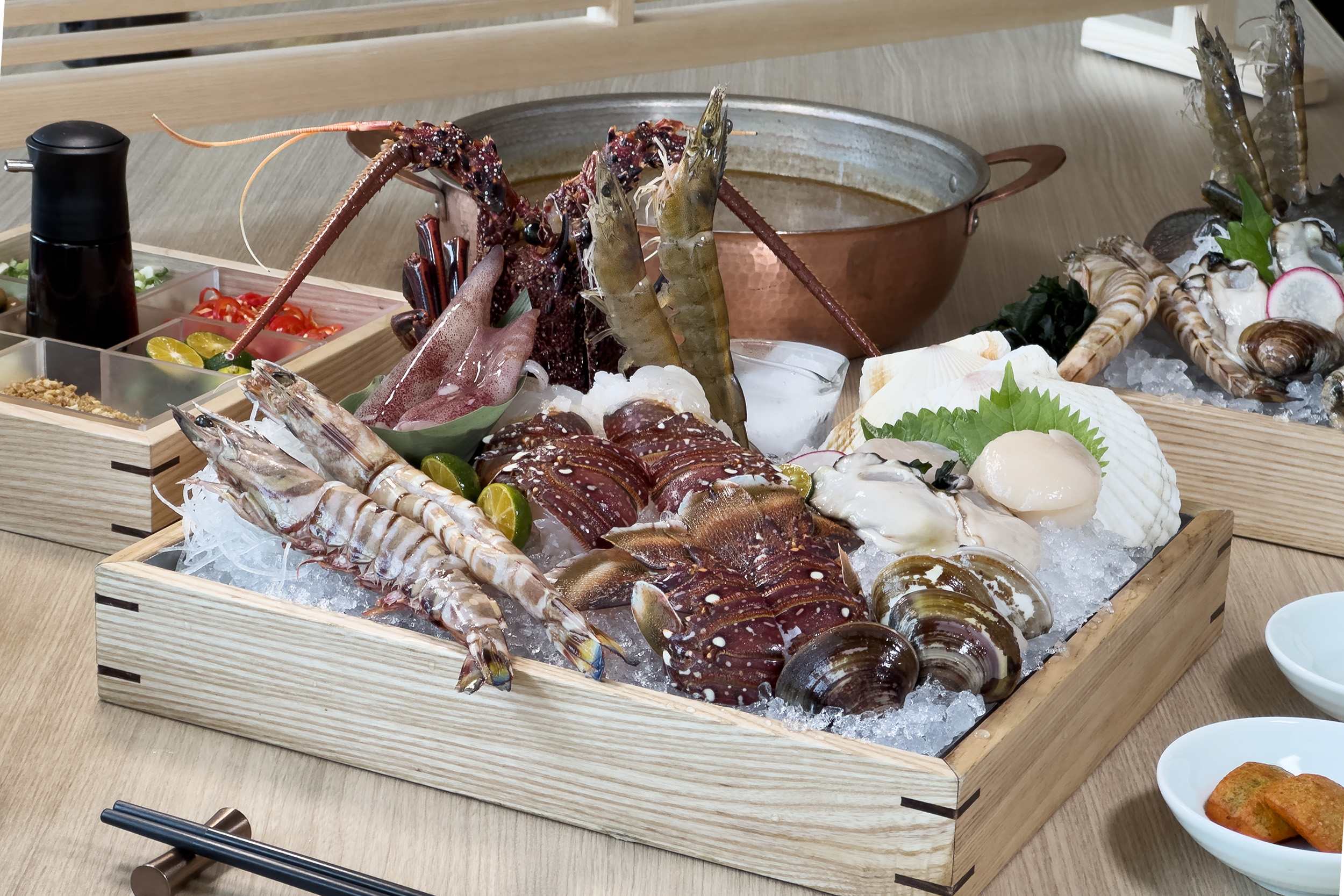 「雙人全日海陸套餐」裡的龍蝦雙人餐可品嘗到多款高級海鮮食材。(6,280元起/份)(NOKE忠泰樂生活提供)