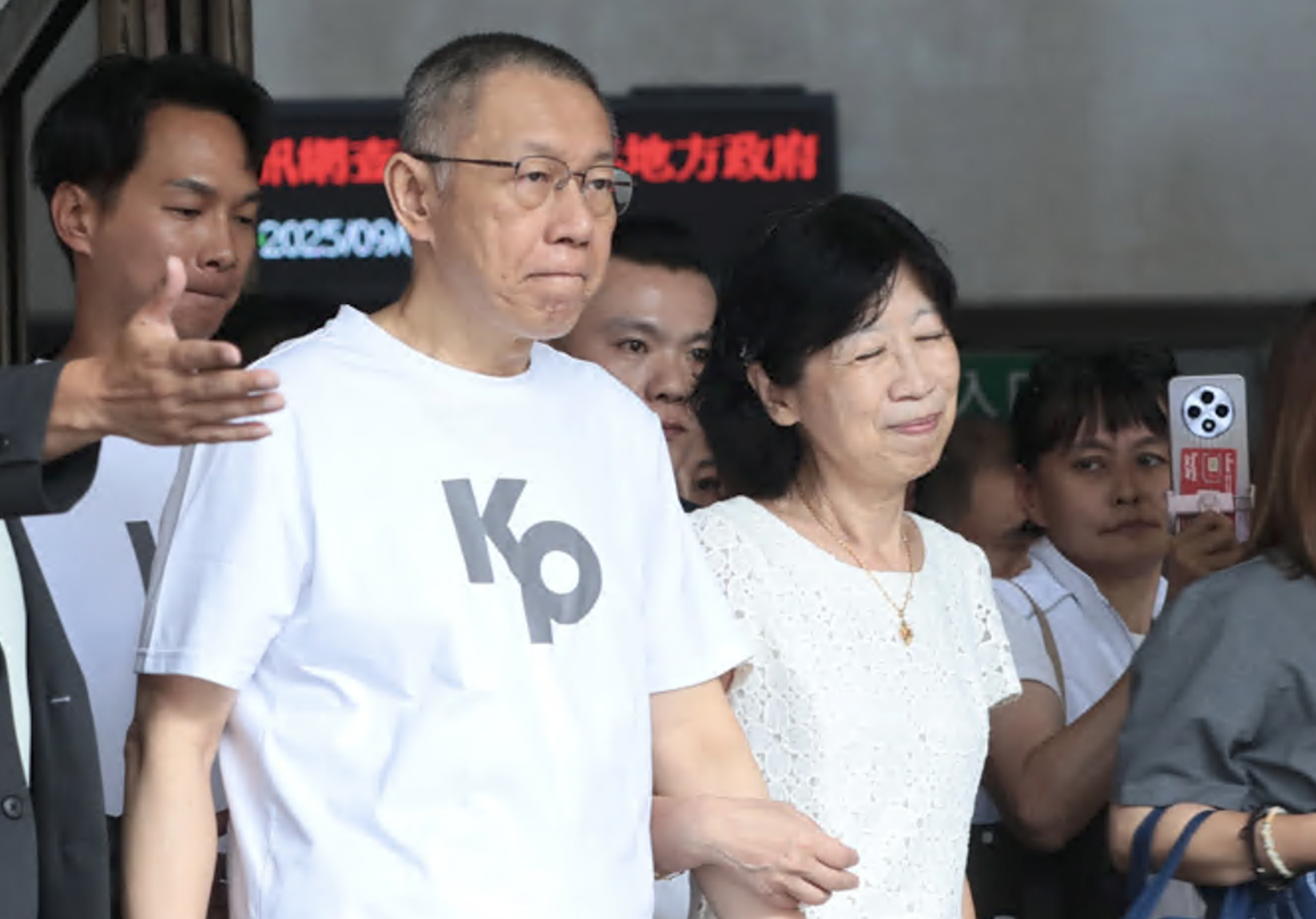 柯文哲7千萬交保，北檢尊重裁定不抗告。（鏡報林煒凱攝）