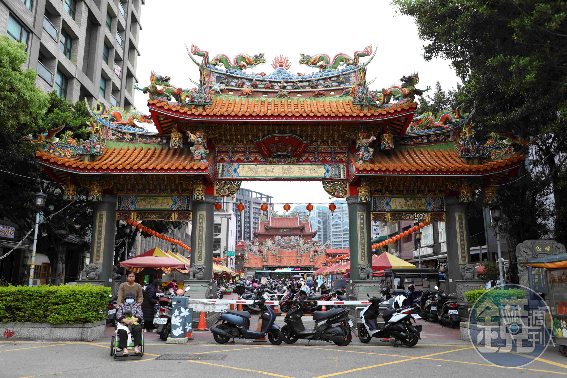有200年歷史的仁海宮,是南桃園客家族群的信仰中心。