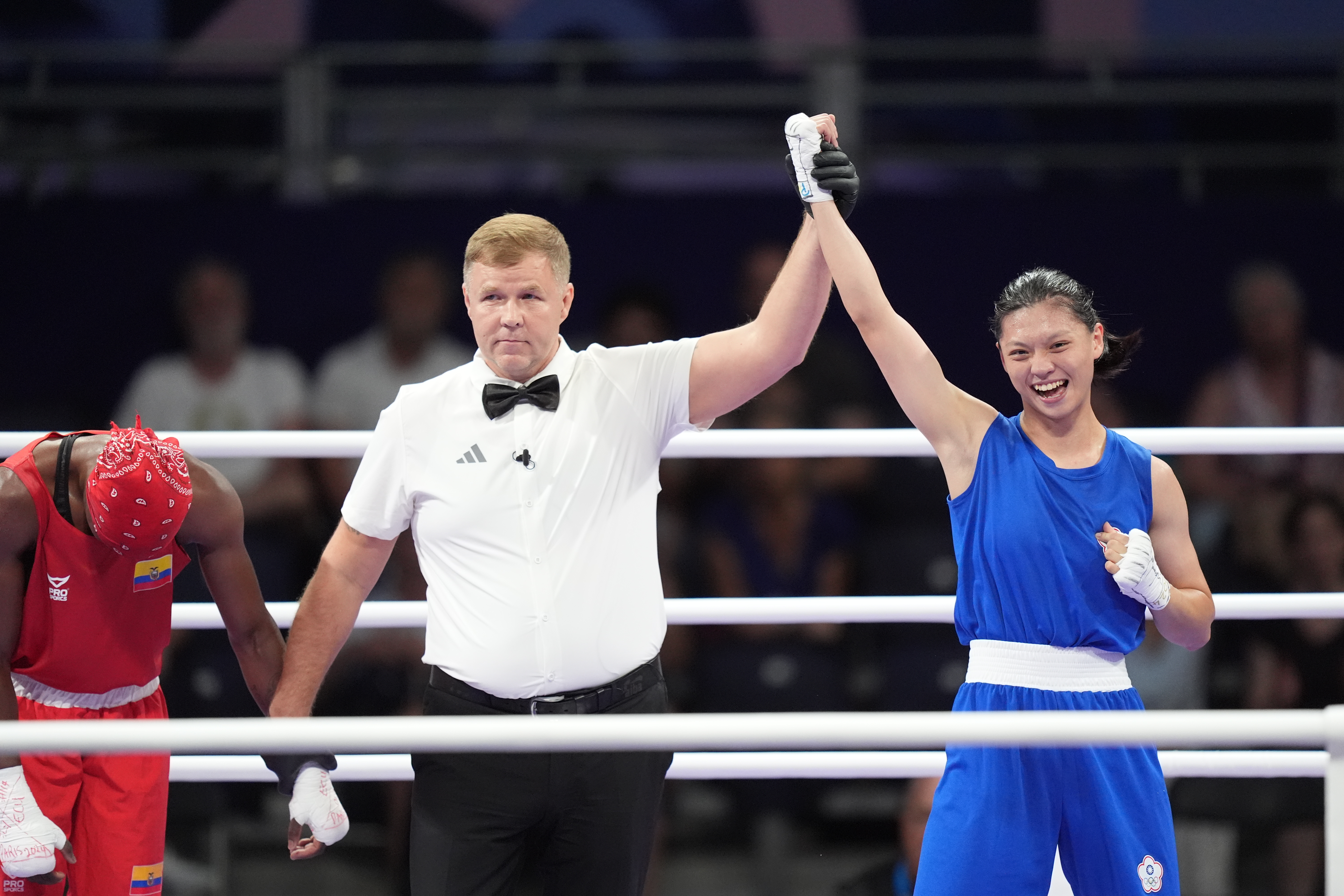 吳詩儀在女子拳擊60公斤級8強戰擊敗對手，順利挺進4強戰，也確定至少有一面獎牌進帳。（中華奧會提供）