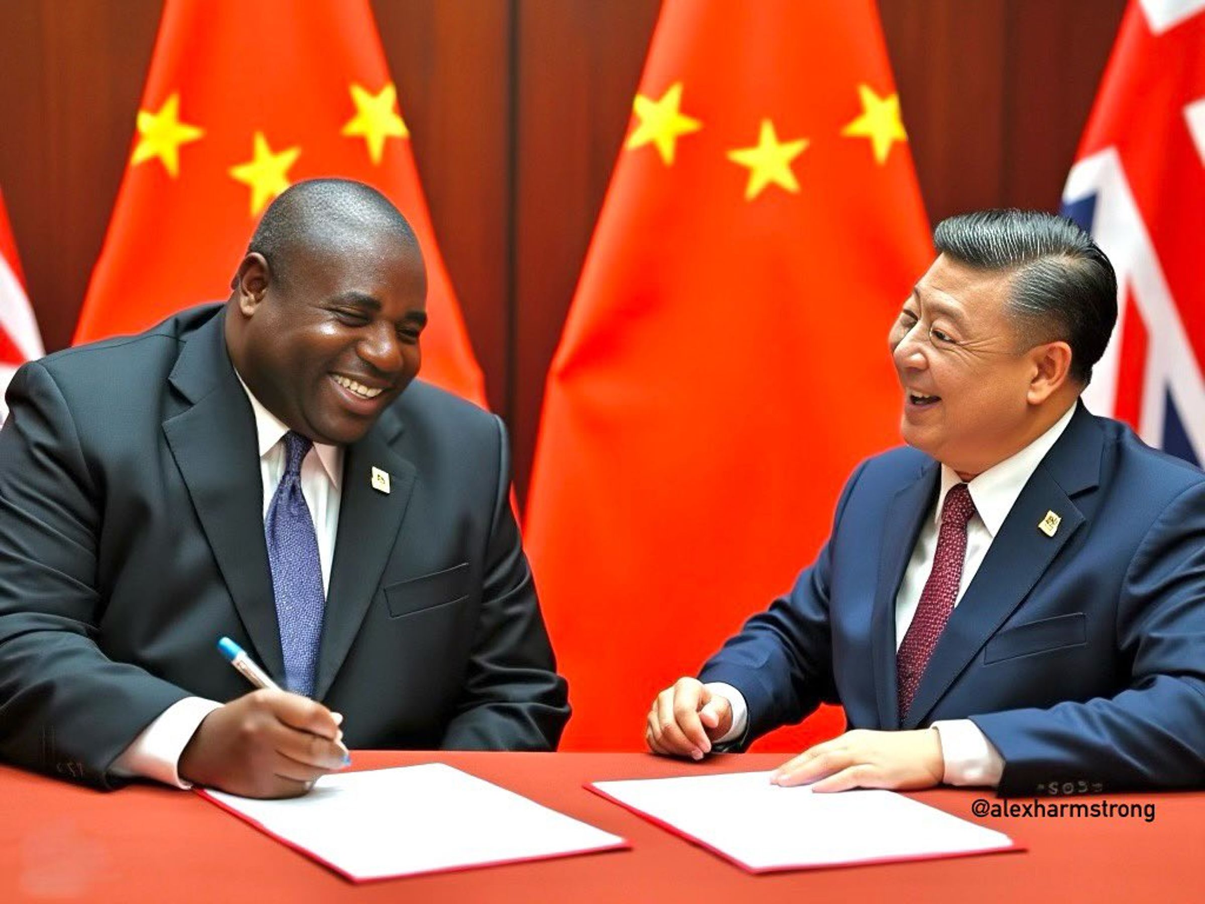 英國外交大臣大衛.拉米(左)訪中後,中國宣布解除對英國豬肉的進口限制。(翻攝X@alexharmstrong)