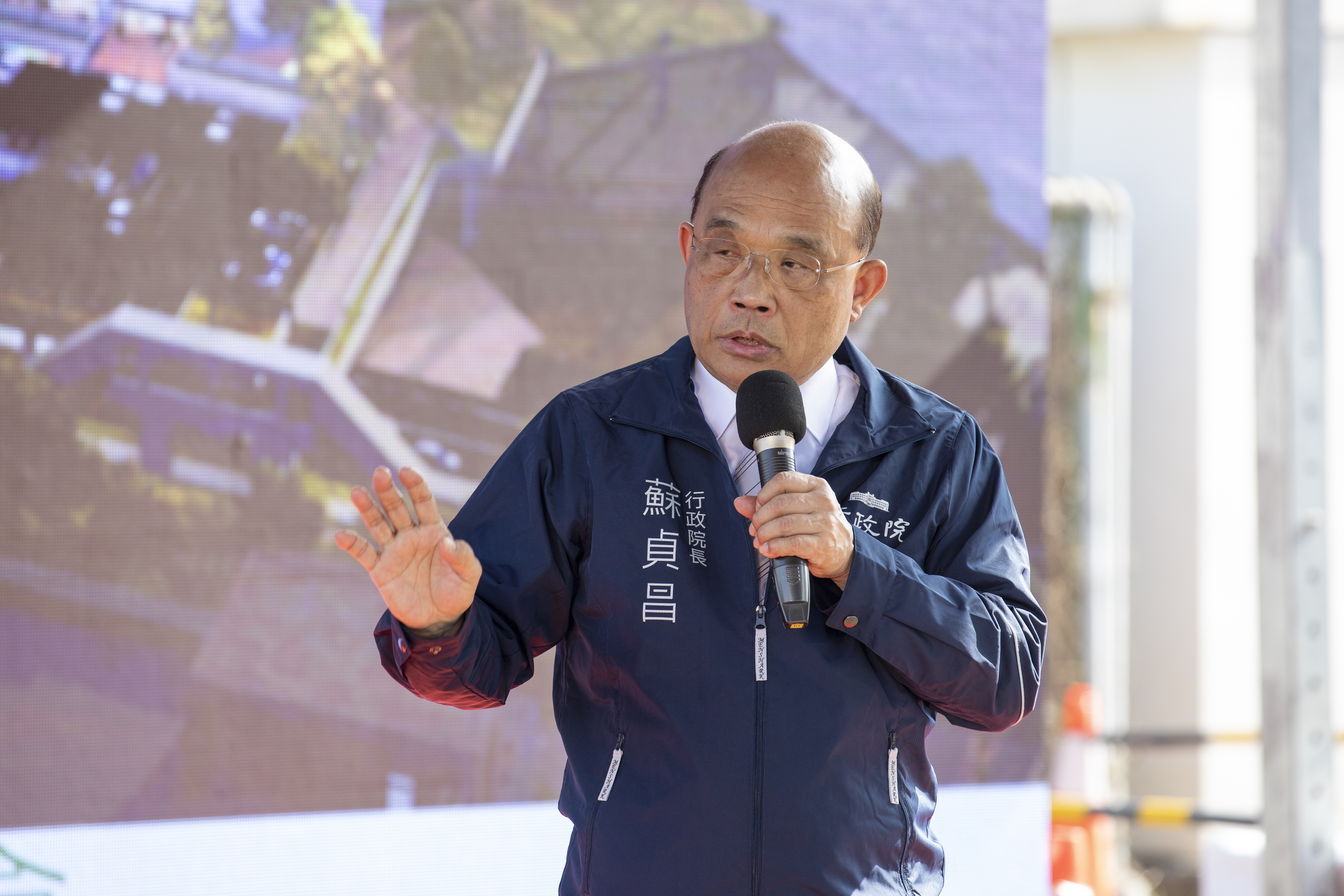 鍾佳濱服務處同仁遭虎頭蜂圍攻身亡，蘇貞昌發文悼念。（本刊資料照）