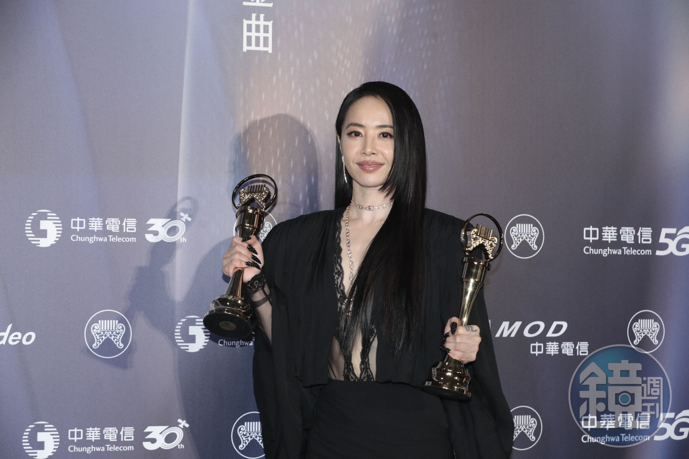 蔡依林憑專輯《Pleasure》，登上金曲歌后寶座並拿下年度專輯大獎。