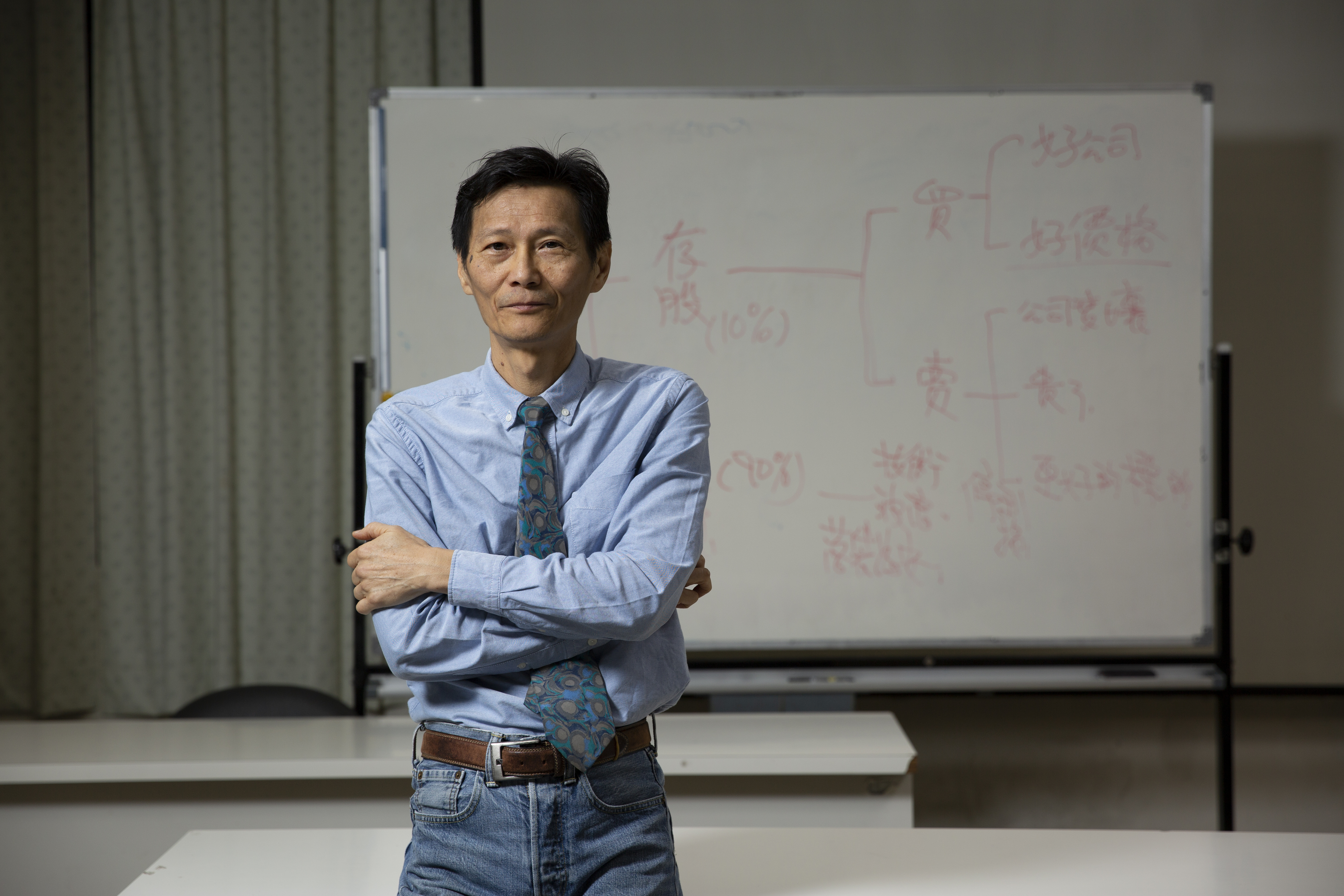 謝士英說，存股要「想通」，初期得摸索一陣子；沒想通，看到的都是價差，賺了就跑。