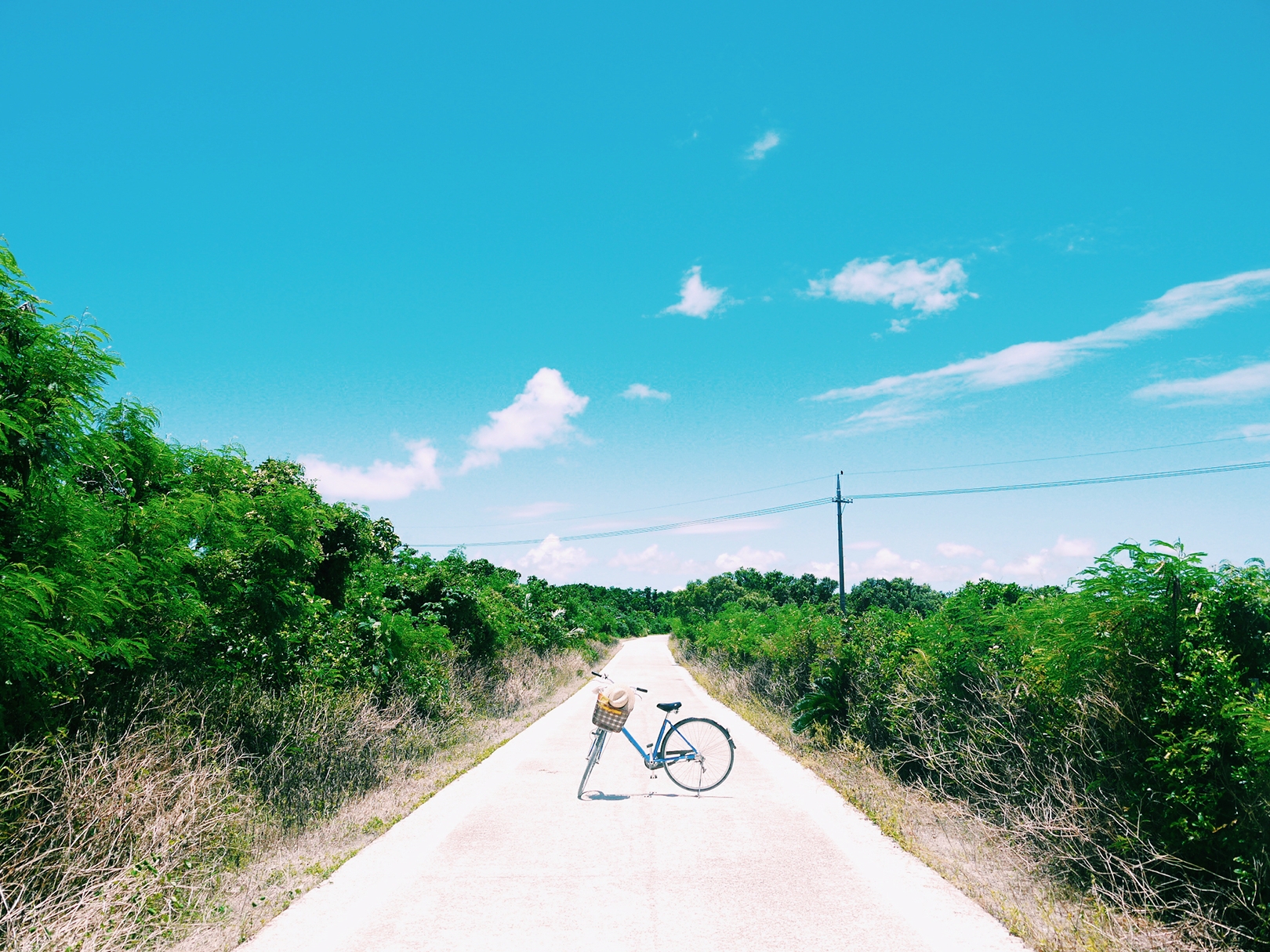 在石垣島和竹富島,都可以騎著腳踏車,漫遊南島時光。(華航提供)