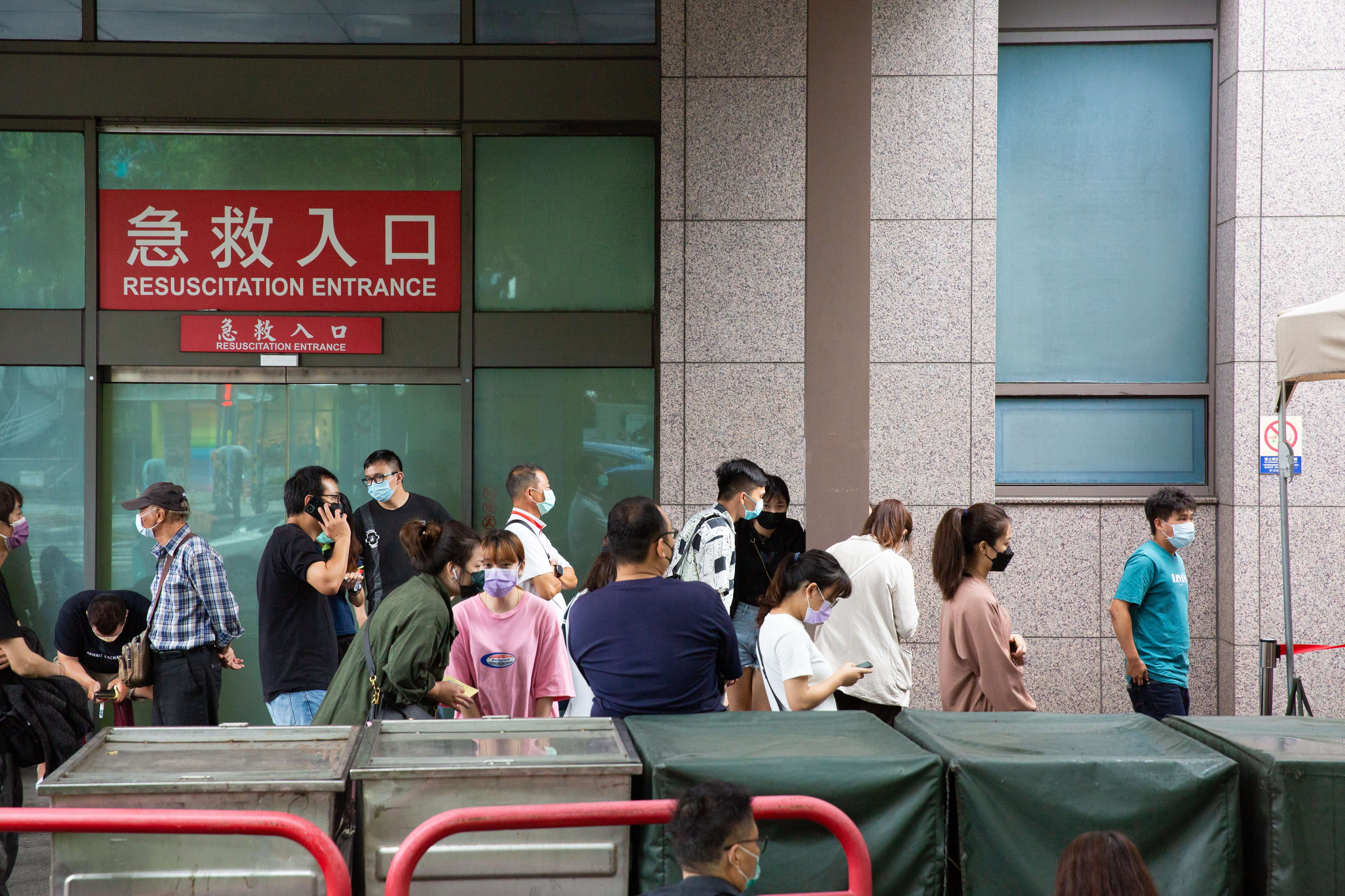 上週新增20例流感併發重症、4例病歿，疾管署除了提醒目前處於流感流行期，也呼籲符合公費流感疫苗接種資格民眾儘早接種。（本刊資料照）