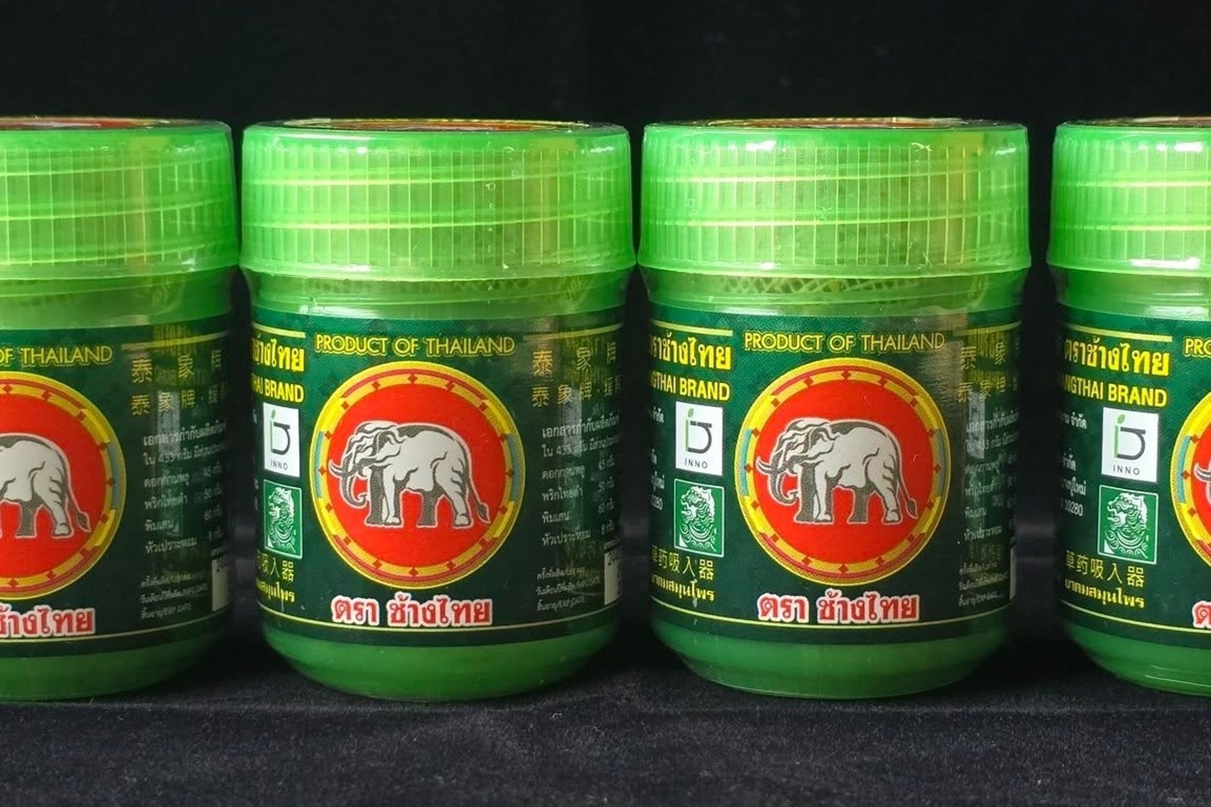泰國食品藥物管理局提醒民眾注意一款名為「大象牌」的2公克裝草本鼻通。(翻攝自FDA Thai)