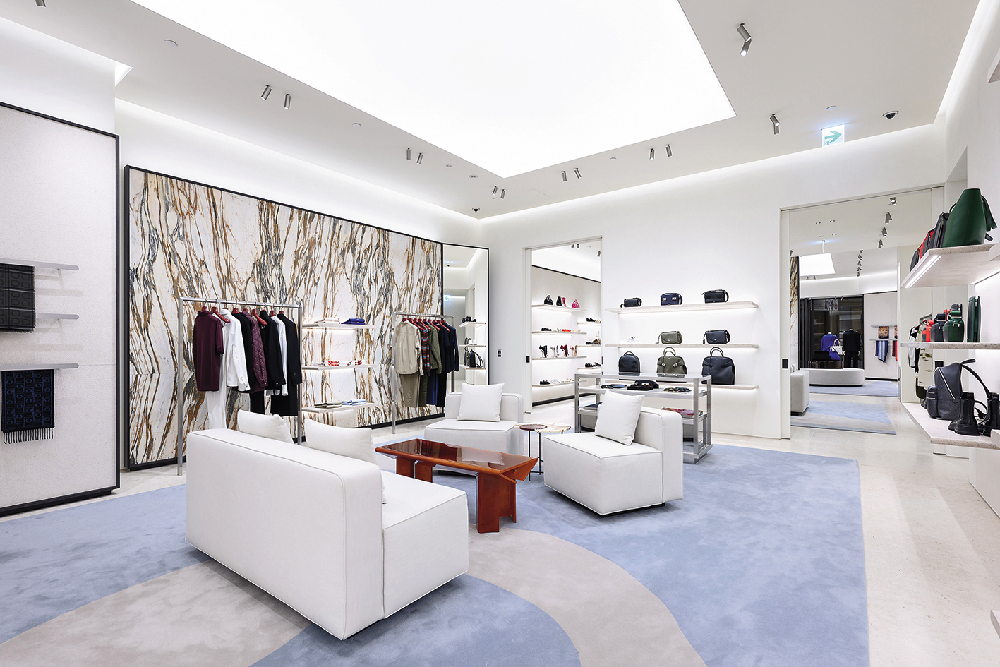 FERRAGAMO全新概念店內整體色調柔和溫暖。(FERRAGAMO提供)