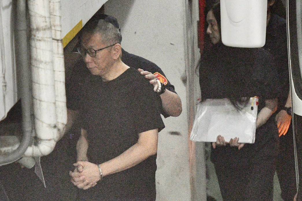 柯文哲在延押庭哭了，檢察官認為橘子在逃，柯文哲有串證及逃亡之虞應續押。（鏡報李智為攝）