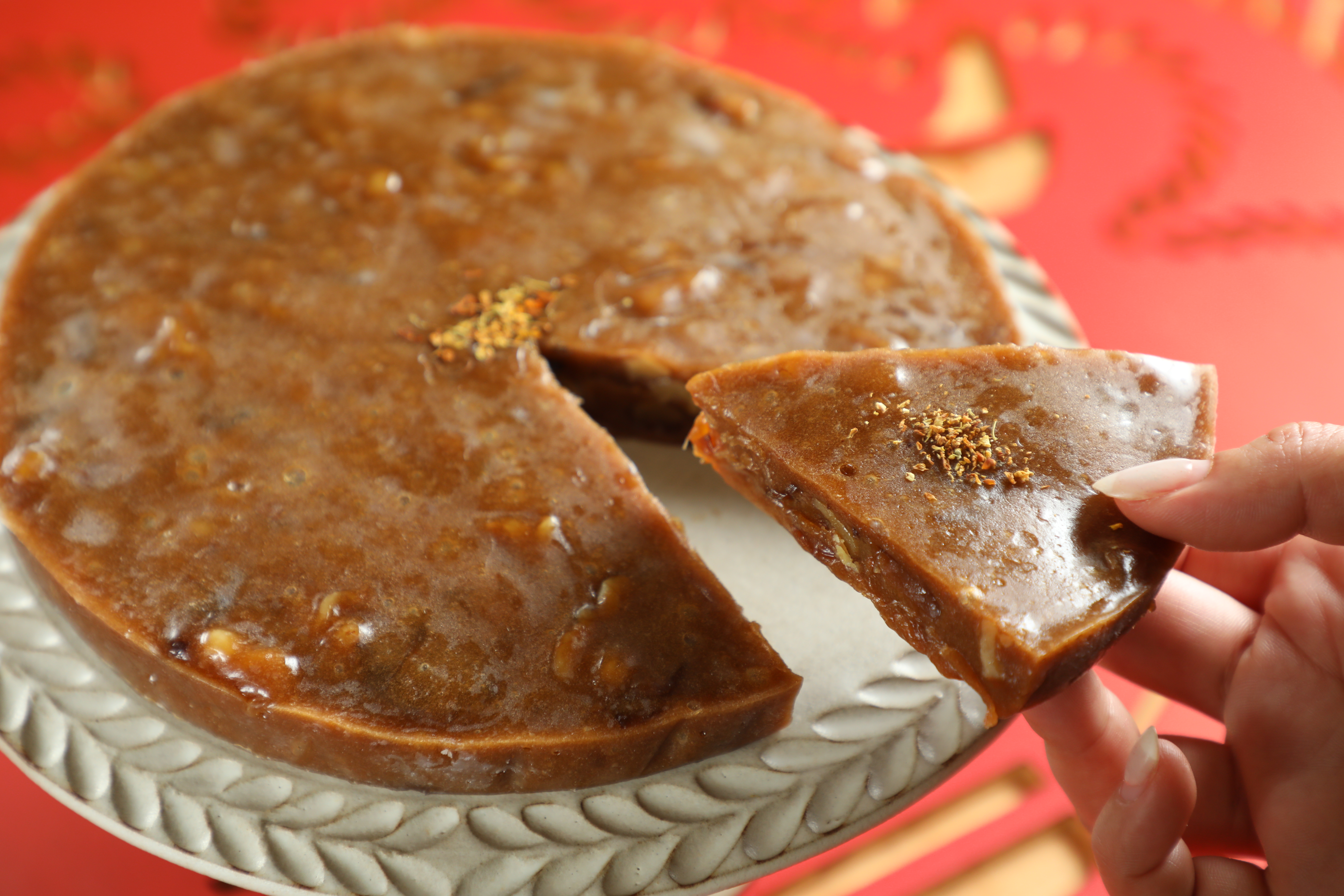 「喜豐香」的2024新年禮盒「富貴」，傳統年糕加入核桃與高粱酒浸漬桂圓，越嚼越香。（888元／盒）