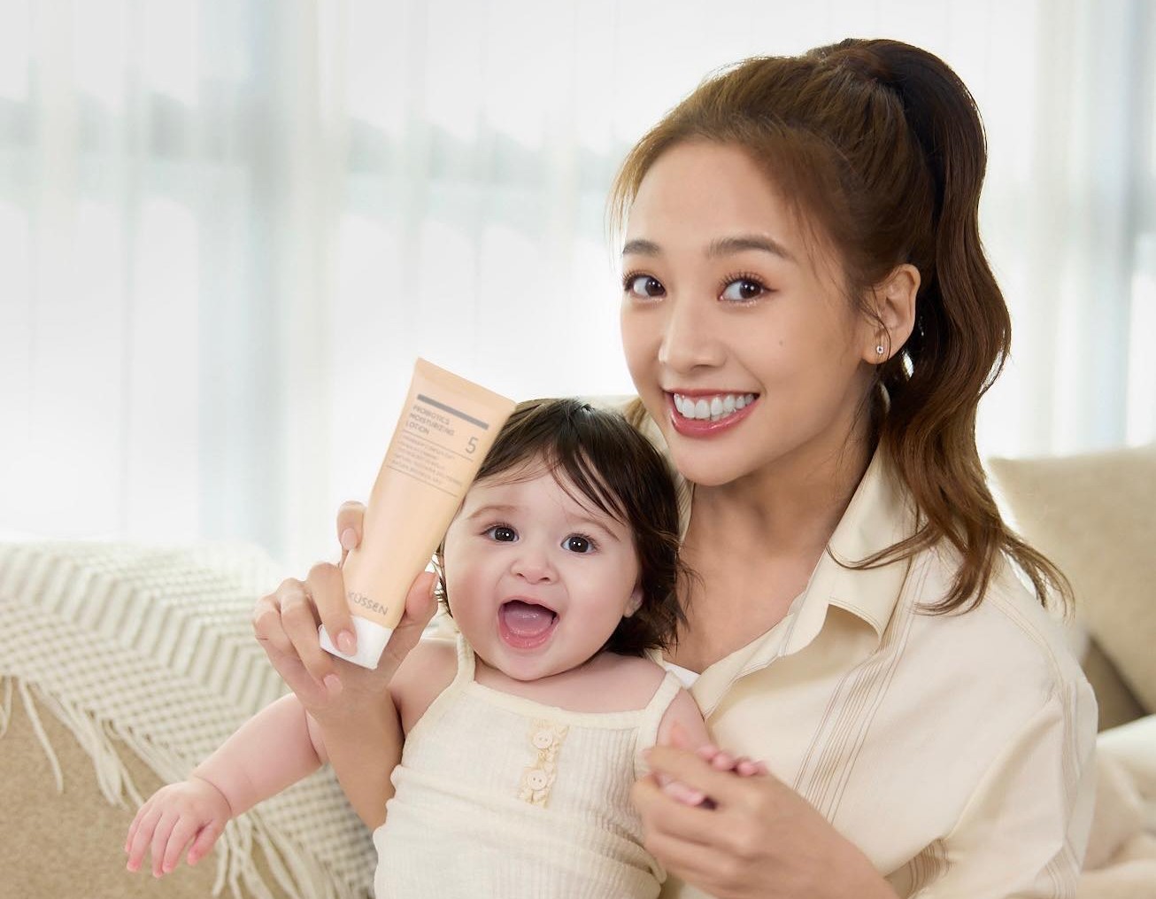 鬼鬼分享母嬰照正面曝光。（翻攝臉書）