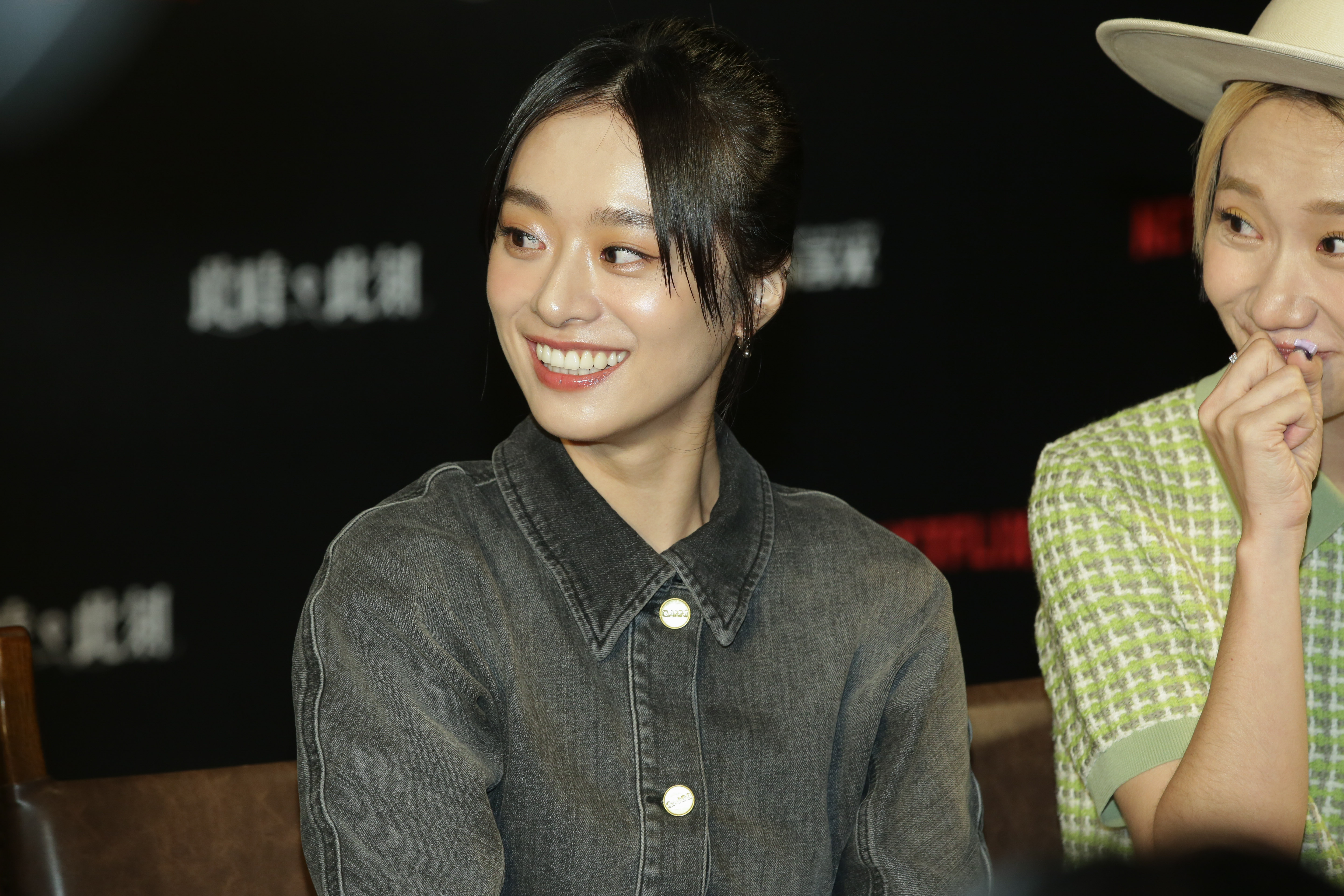 許莉廷在劇中飾演林心如少女時期,闖進金鐘新人入圍。