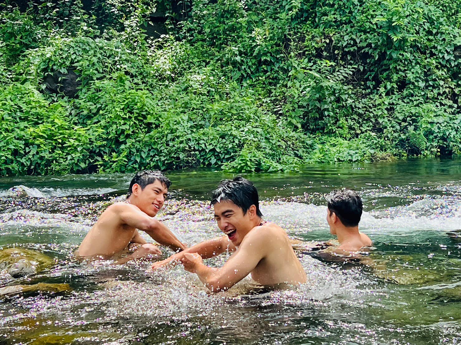 二呆在過程中享受大自然,臉書上有不少漏網鏡頭。(翻攝《二呆流浪記之完全大人手冊》臉書)