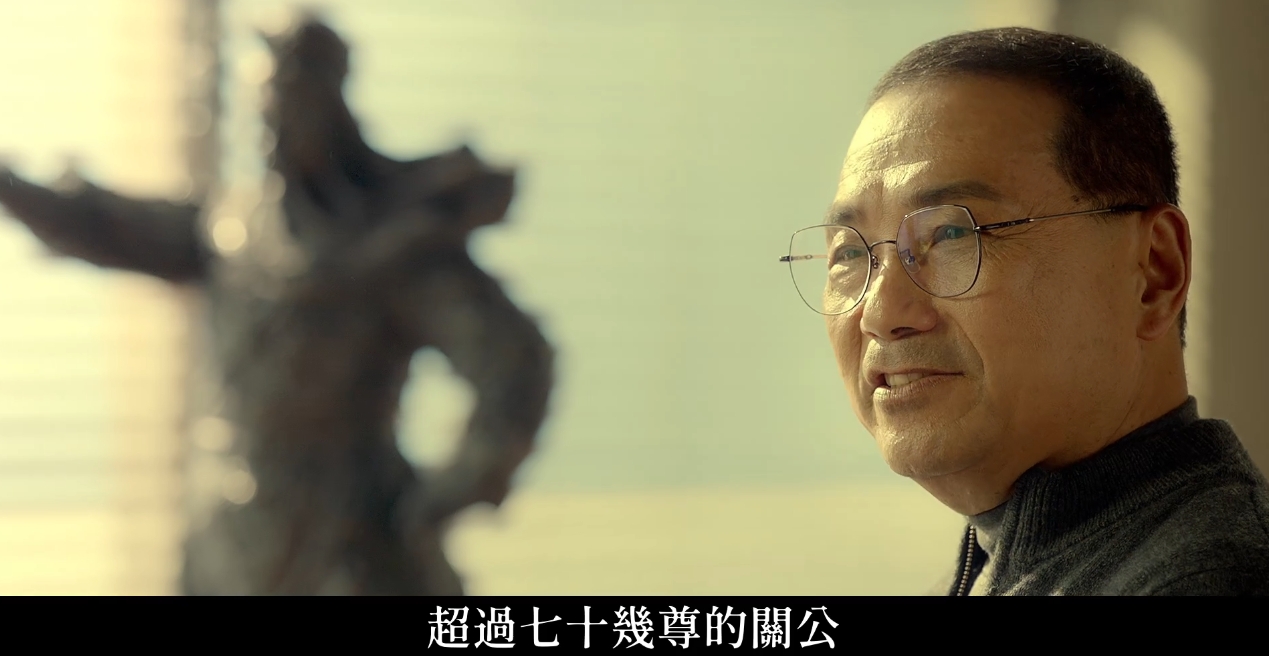 國民黨總統參選人侯友宜篤信關公，在板橋的競選辦公室裡也放了一尊關公雕像坐鎮。（翻攝自侯友宜臉書）