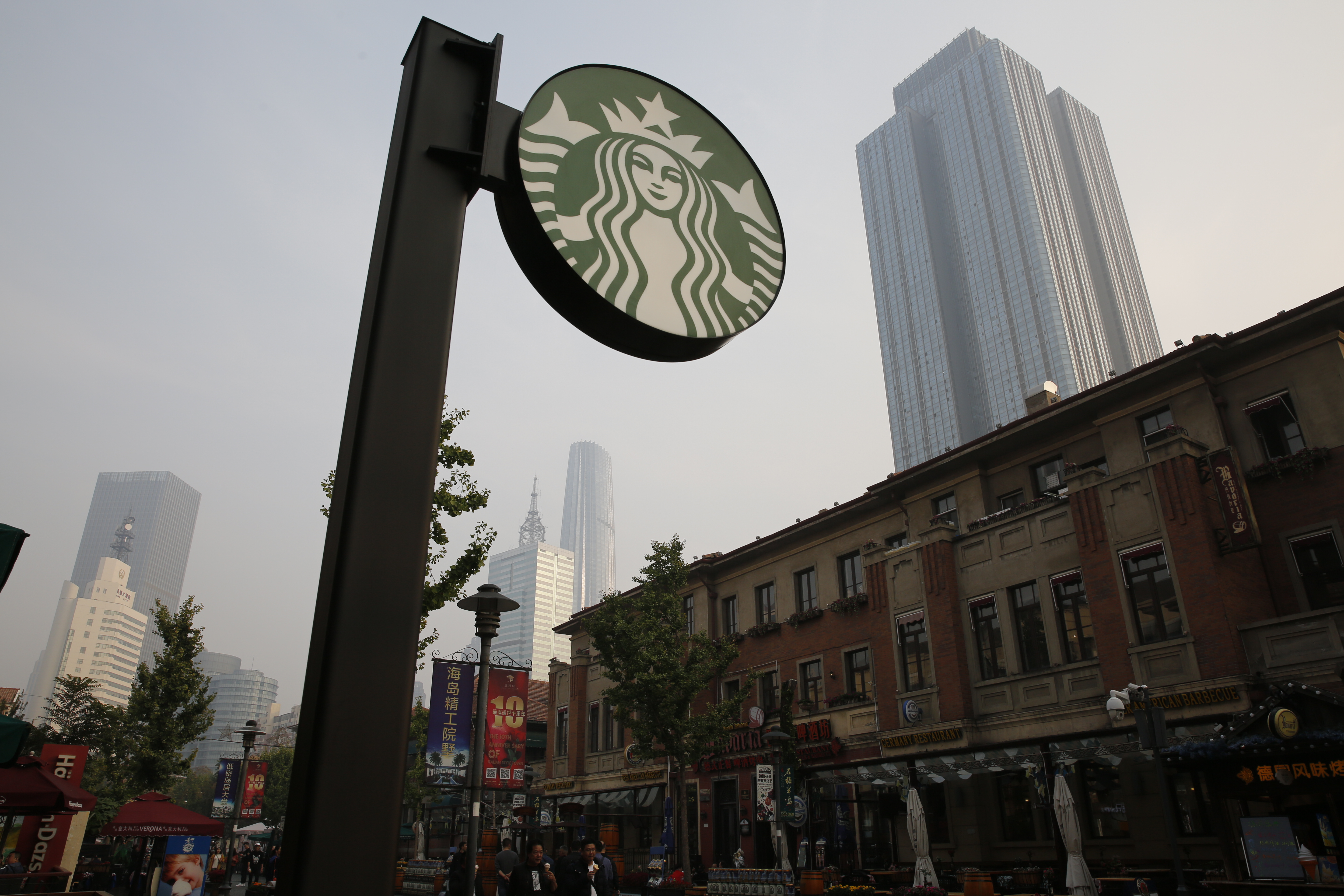衛福部食藥署今（17日）公布邊境查驗商品不合格清單，其中星巴克（STARBUCKS）肉桂粉，被檢驗出致癌農藥環氧乙烷。（本刊資料照）