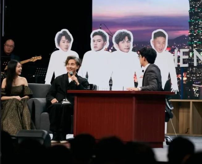 王少偉上《賀瓏夜夜秀》節目，大聊5566合體。（薩泰爾娛樂提供）