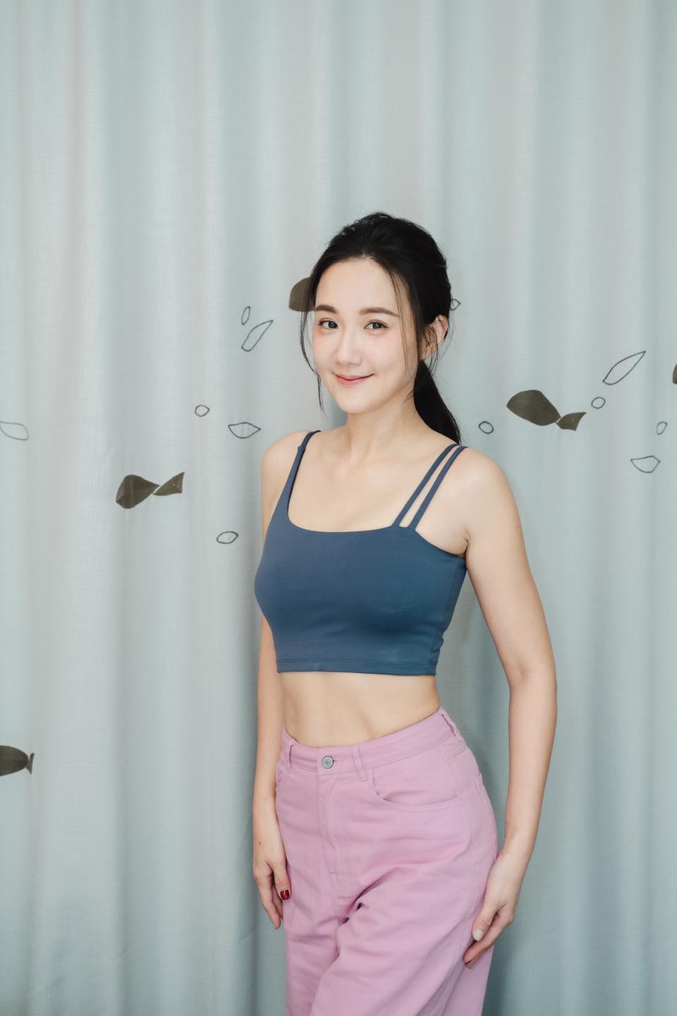47歲的何妤玟雖是2女之母，但保養身材樣貌得宜。（翻攝自何妤玟臉書）