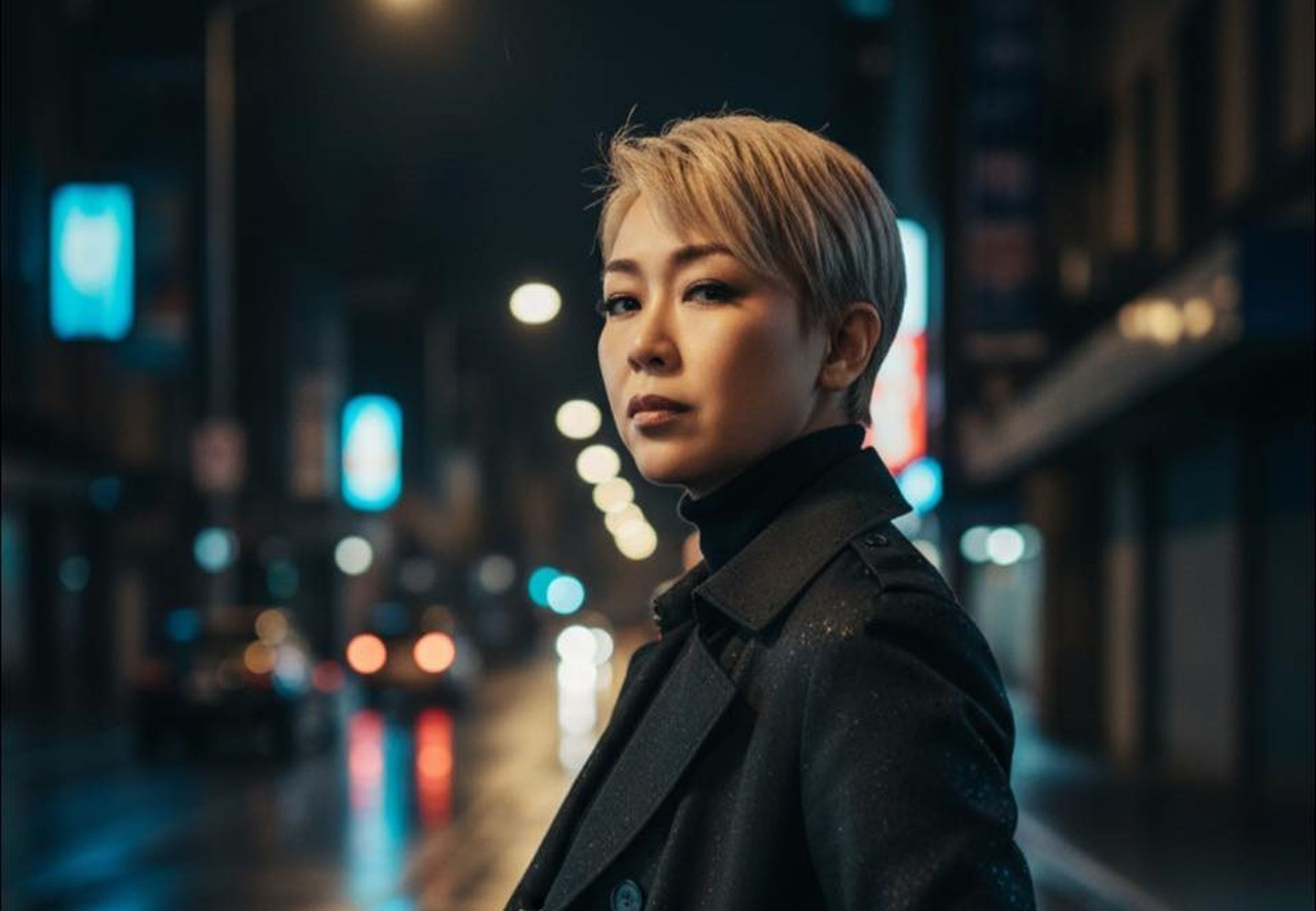 歌手藍薰傳出因心肌梗塞離世，消息震驚演藝圈與粉絲。（翻攝自臉書/藍薰 【火力澔克Liveband】）