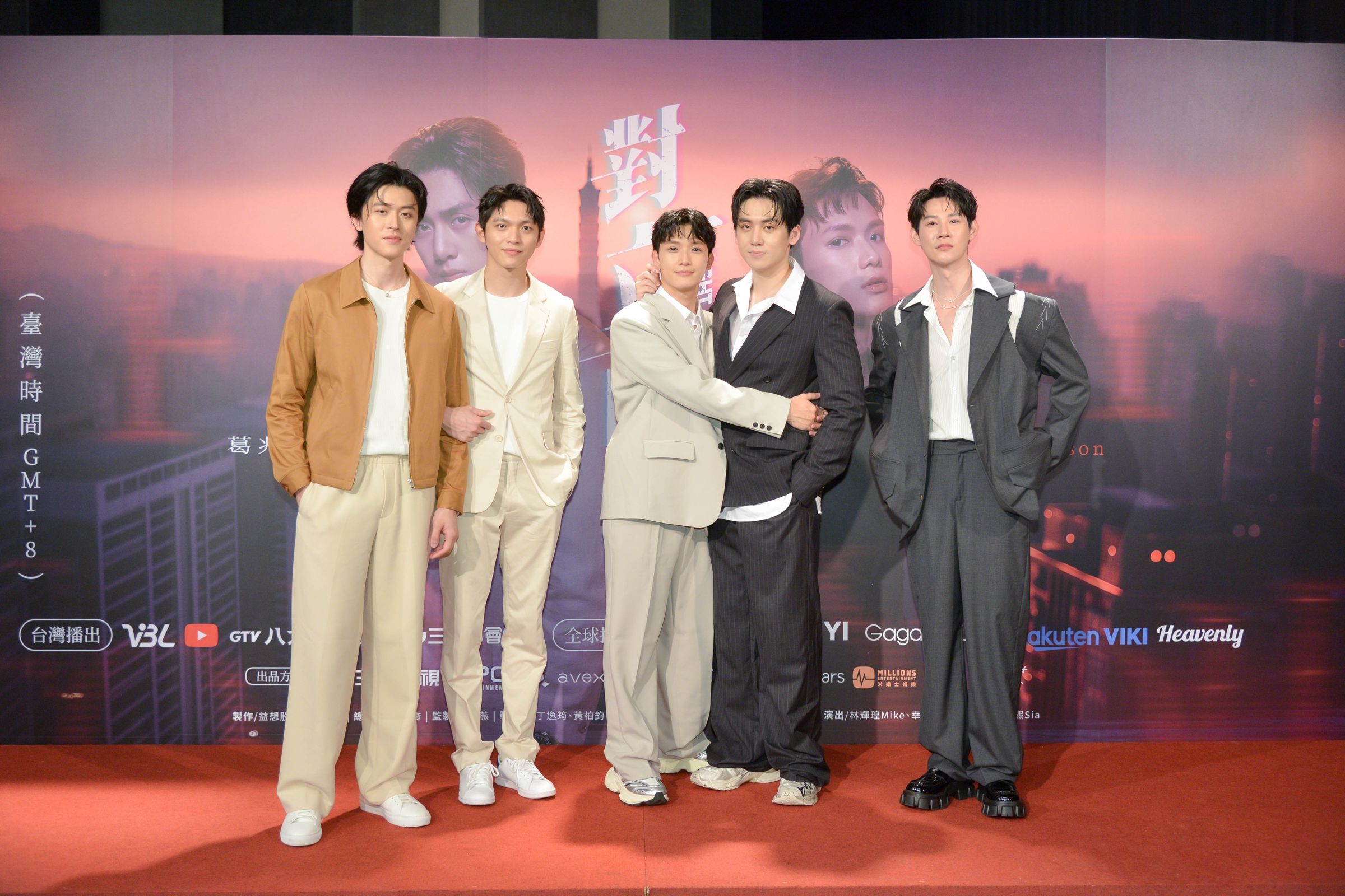 《對立而已》演員陣容，左起幸卓輝、林輝瑝、紀成澔、葛兆恩、夏和熙。（三立提供）