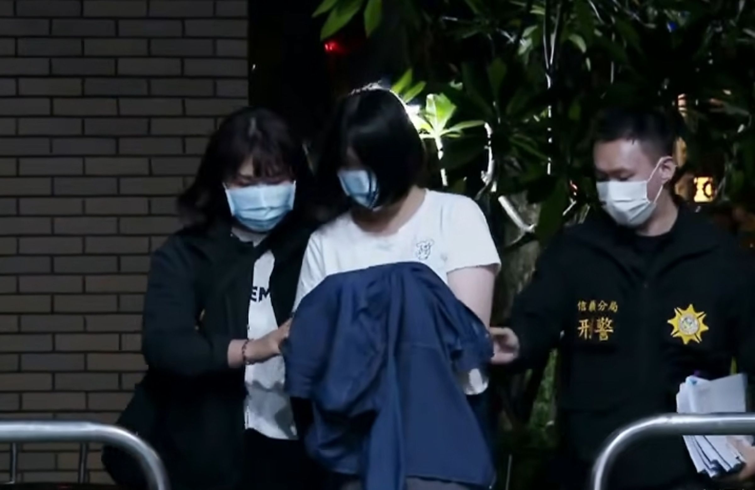 北市社會局前社工督導江羿潔涉嫌利用職務之便，侵吞受監護宣告長者的存款超過1,200萬元，遭法院裁准羈押禁見。（鏡新聞）