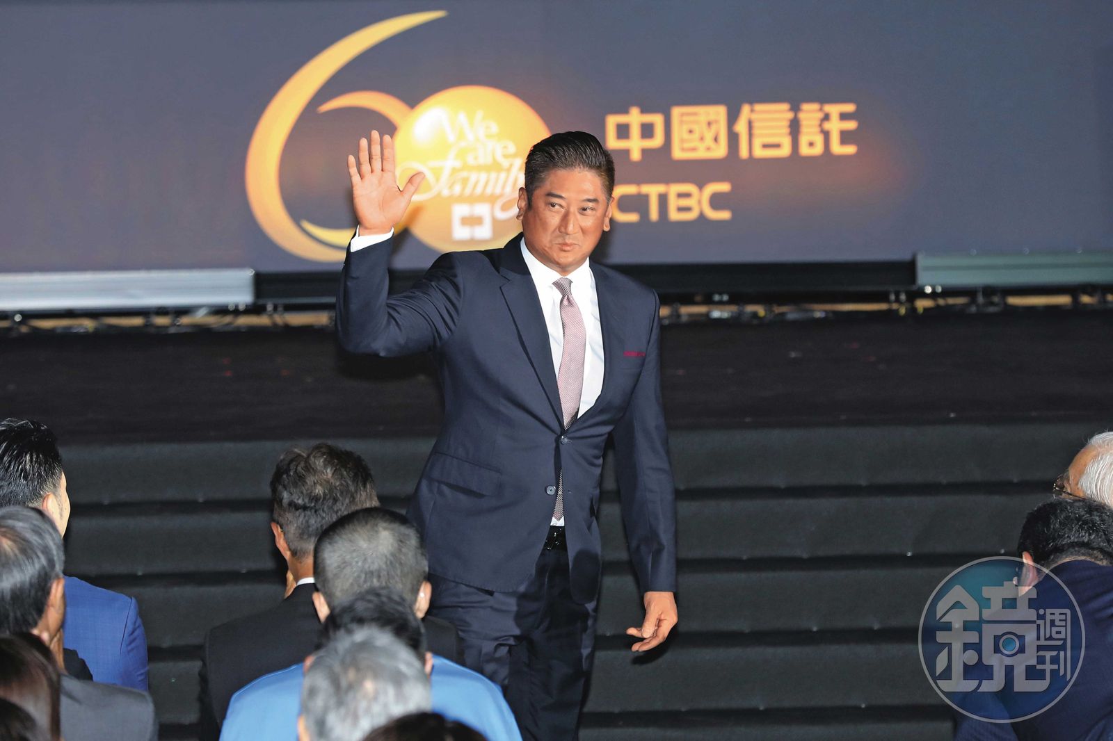 中信慈善基金會董事長辜仲諒砸百億元掃貨台泥成最大股東，葉育碩跟著大戶買進