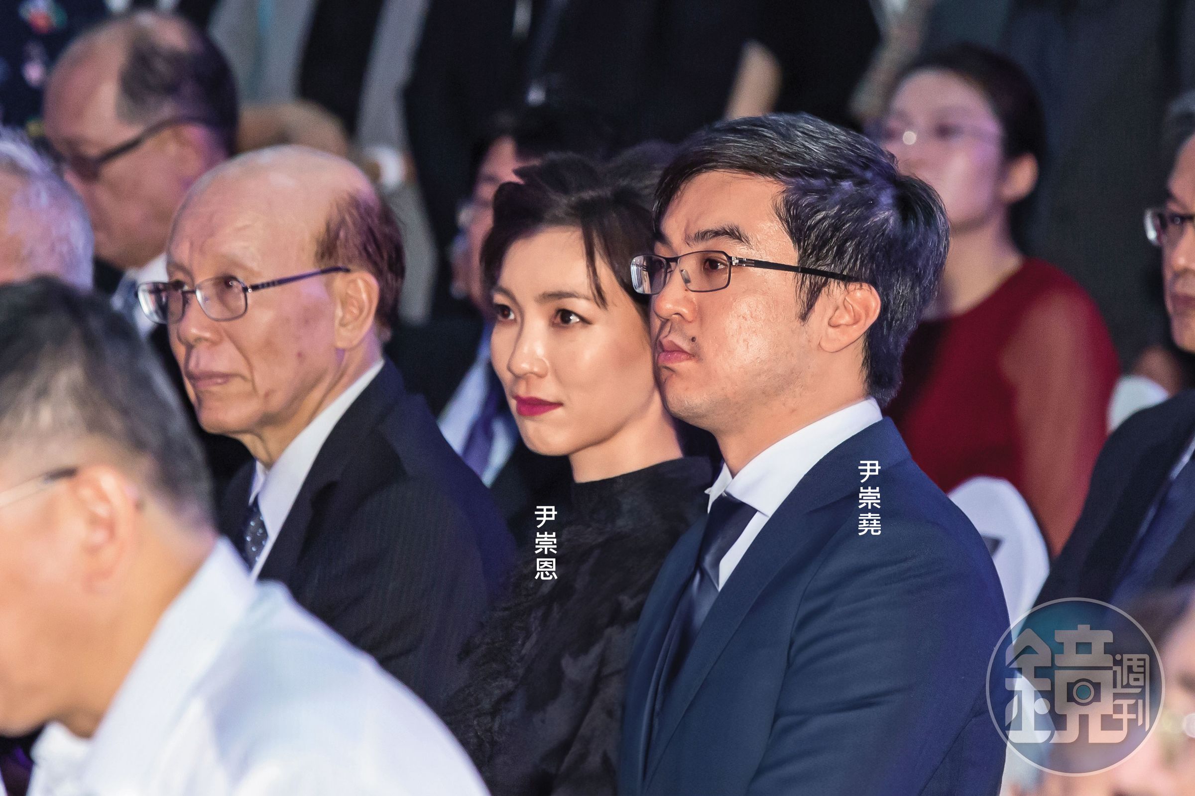 尹崇恩、尹崇堯姊弟相差5歲,2人在潤泰集團與南山人壽分工。
