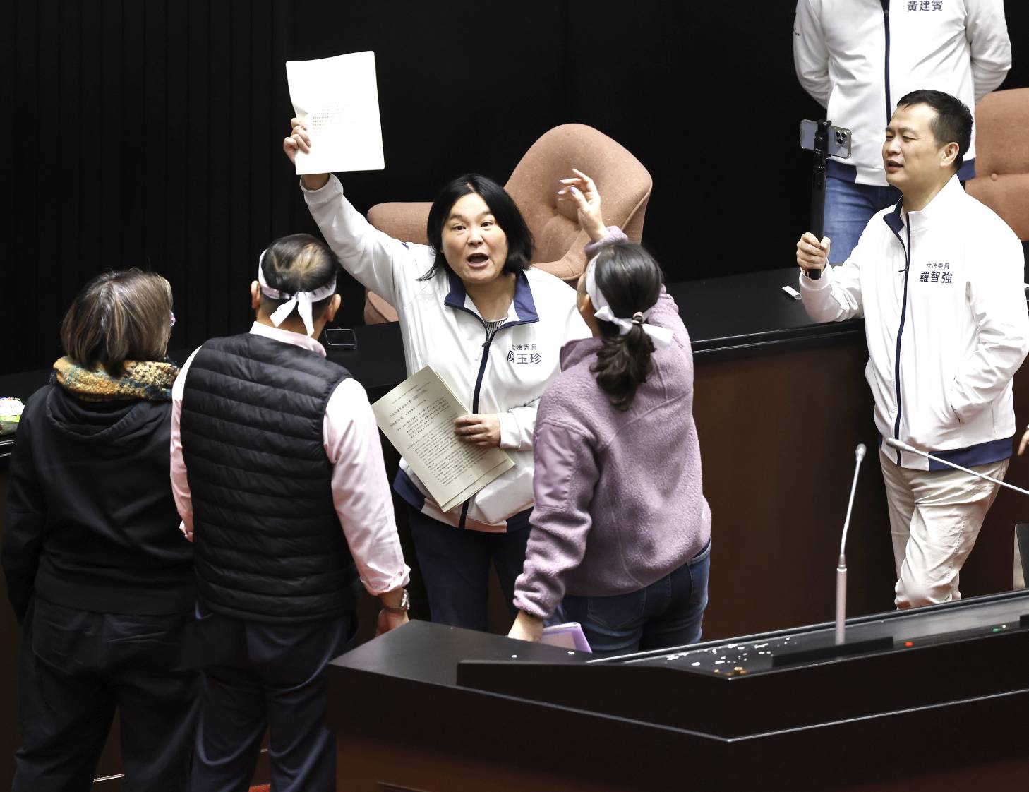 陳玉珍今日回應，提案有提及可引進外國優秀醫療技術及人員，但完全不包含「大陸地區」醫師人員，「因為在我國法律用語上，外國是不包含『大陸地區』的。」（本刊資料照）