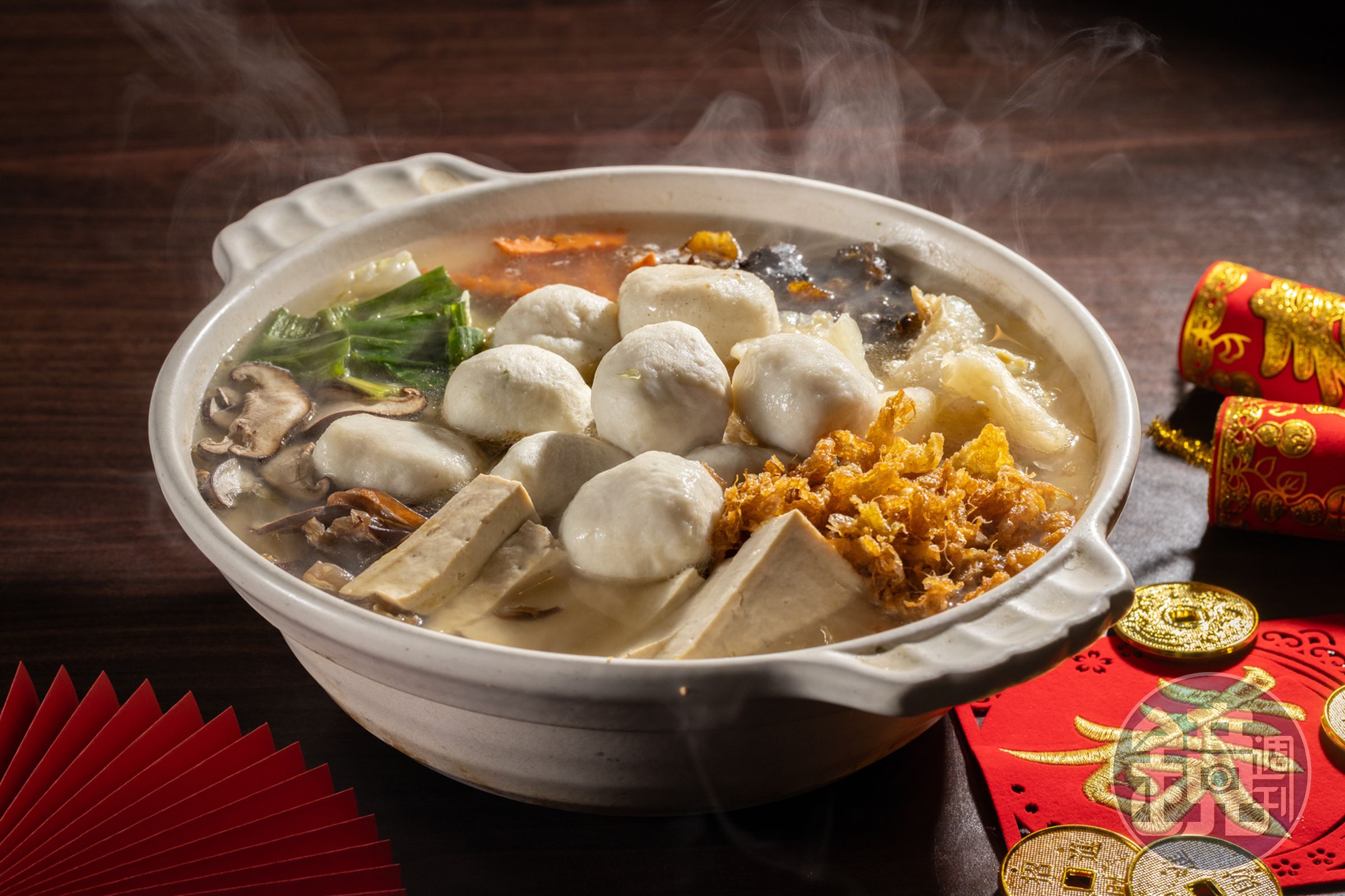 「福州魚丸湯」是福州人喜宴團圓酒席中必吃的一道菜。（650元／鍋）