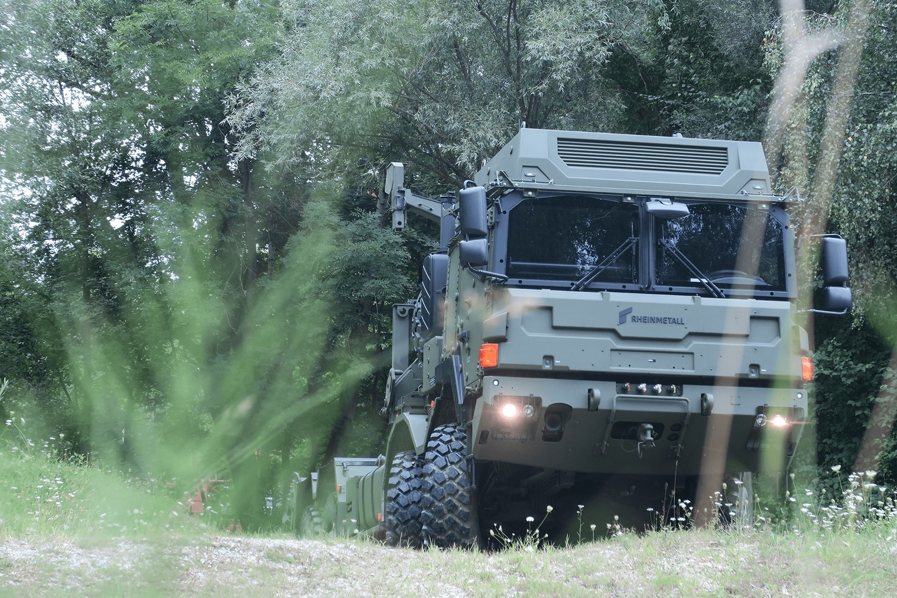 擴張幅度最大的是德國萊茵金屬與匈牙利國有國防公司N7 Holding在匈牙利瓦爾帕洛塔建造的大型彈藥與炸藥生產基地。（翻攝自德國萊茵金屬臉書）