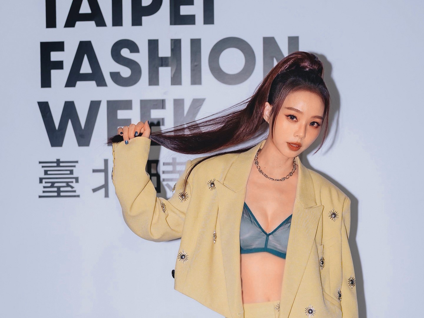 「台版Jennie」…正確來說是「台語版Jennie」孫淑媚辣成醬～〈like JENNIE〉唱起來！（粉絲氣瘋）（翻攝自孫淑媚臉書）