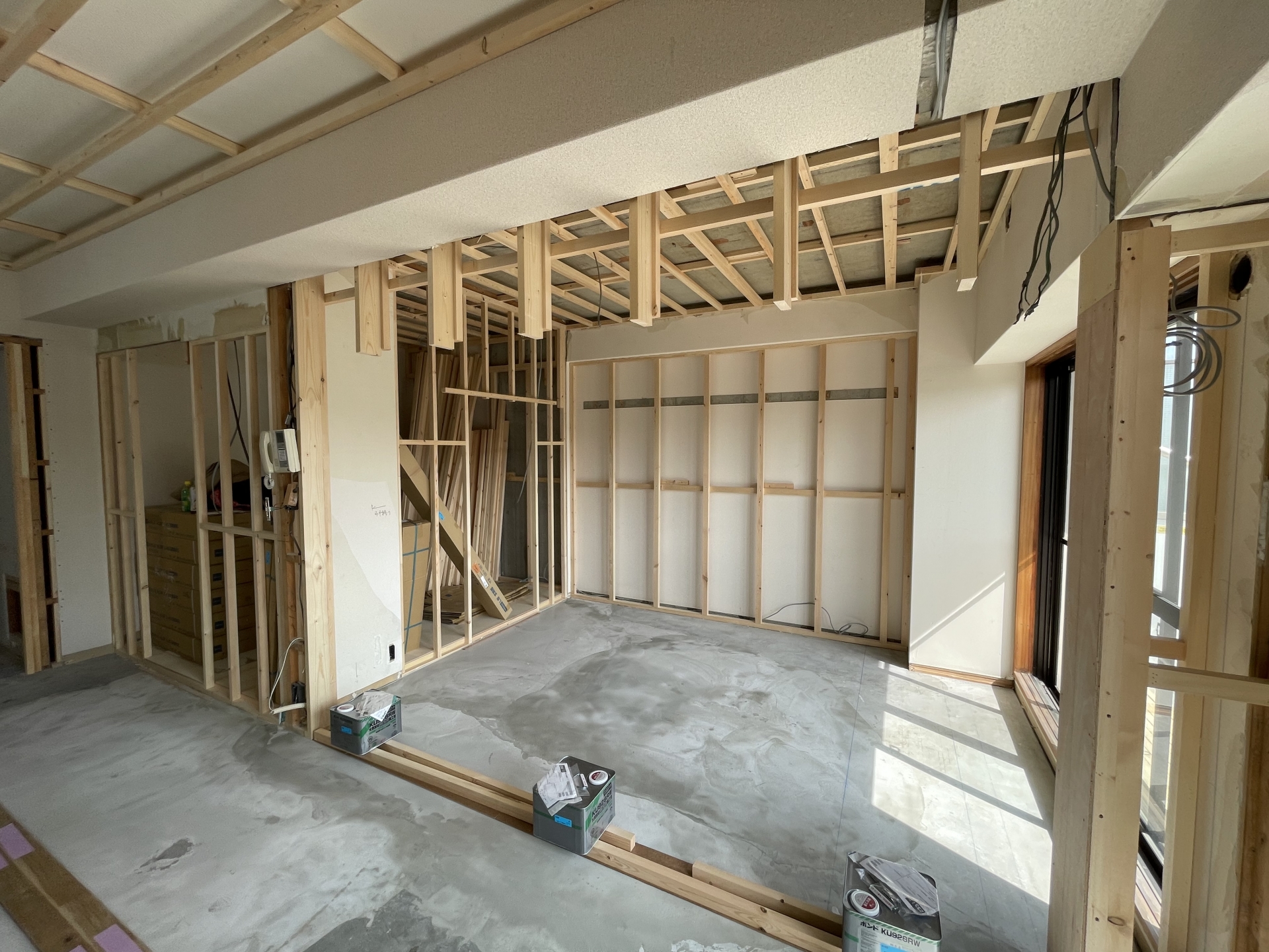 一名屋主雇工人裝潢新屋,卻被工人當砲房。(示意圖,photoAC)