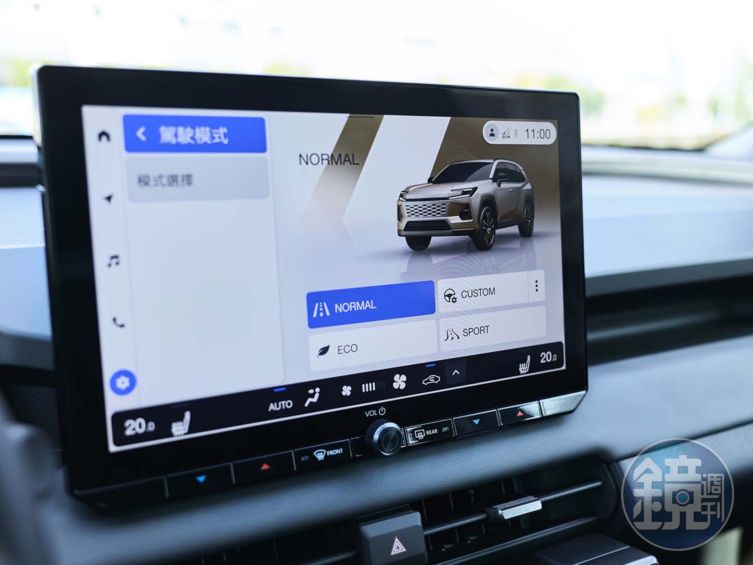 車機取消了國產車美仕的配置,全數改用日本原裝的螢幕和系統。