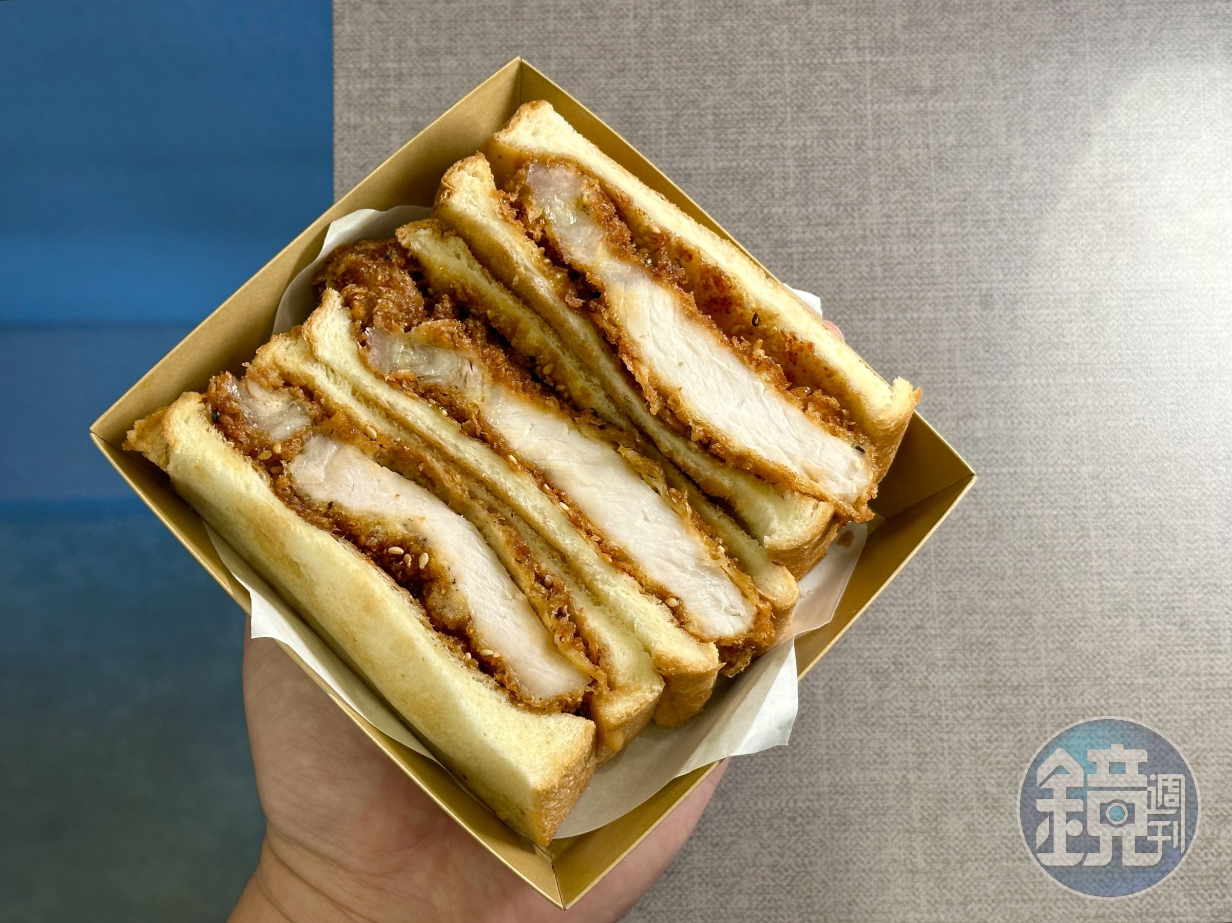 限外帶的「豬排三明治」，是用柔軟的生吐司，夾著酥炸豬排，當午餐吃也很有飽足感。（230元／份）