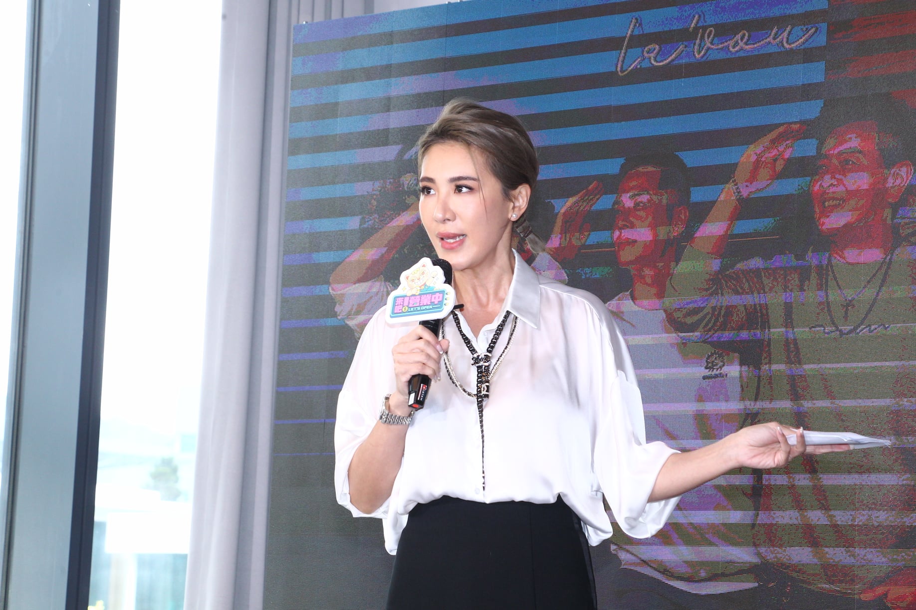 小禎21日深夜突然在IG上爆氣發文。（翻攝自小禎臉書）