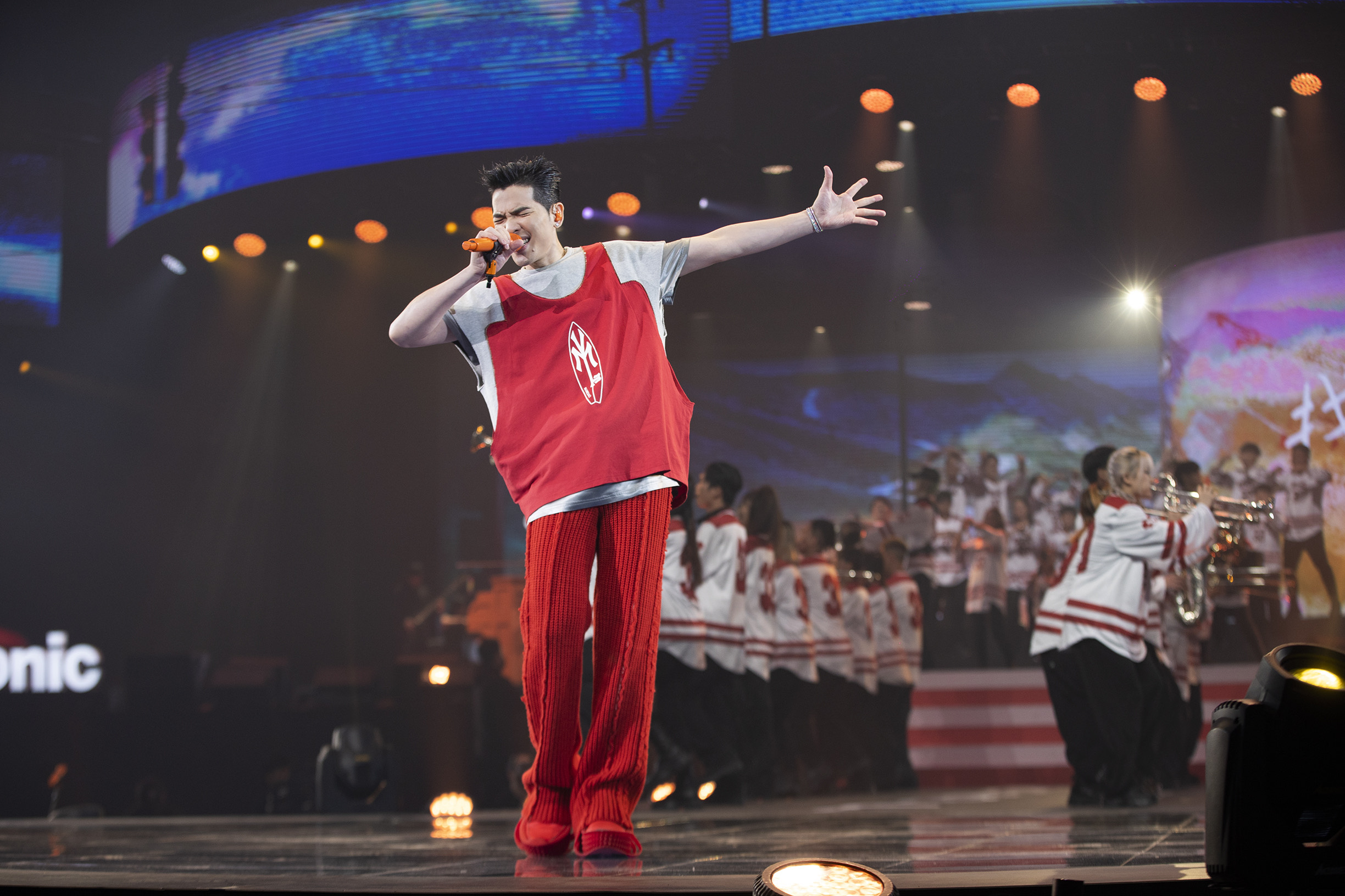 蕭敬騰隆重擔任開場演出嘉賓。 （華納音樂提供）