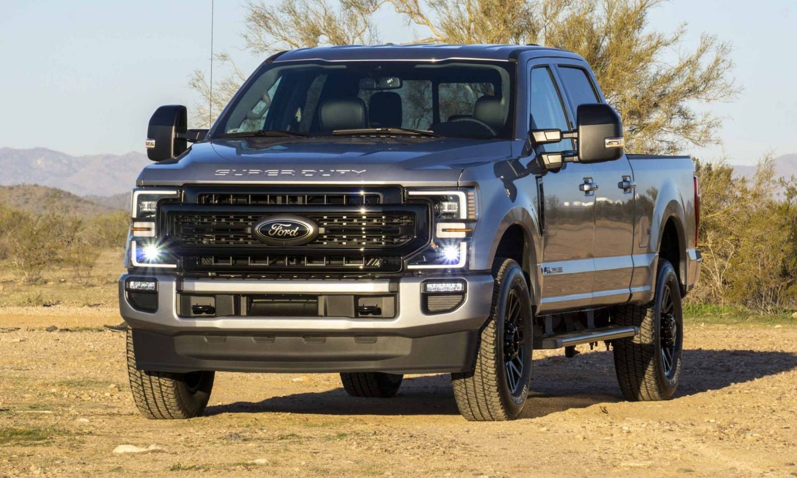 美國本土車款在北美市場的銷售確實遭遇壓力。以皮卡為主力的Ford、Chevrolet、Ram雖然還穩坐銷售前三,但中型SUV和電動車的戰場,卻被Toyota、Hyundai、Kia與Tesla分食。
