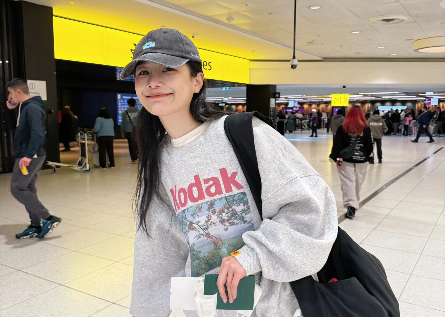 百萬網紅千千雖然沒有對大罷免表態，但她昨天在臉書po文「要提前回台灣了」，讓許多網友看到後，感動湧入留言。（翻攝自千千臉書）