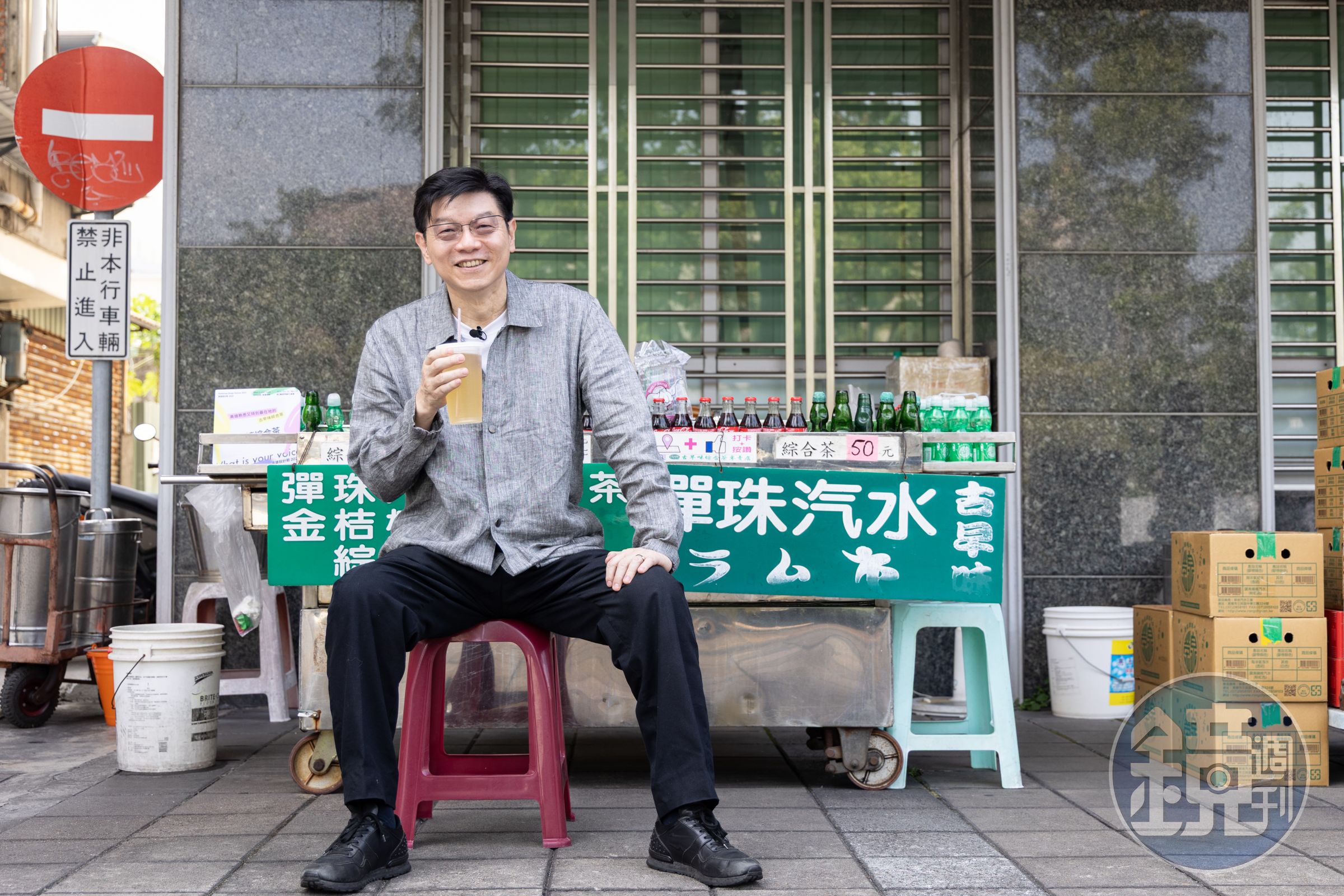 已出版兩本《裴社長廚房手記》的裴偉，現在正走遍全台，籌備以小吃為主題的第三本美食書。