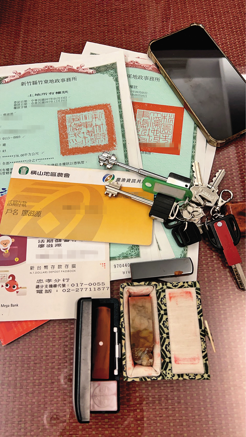 廖峻離婚後將房產、銀行存摺等重要物件，交給主要照顧者楊小姐，並叮囑「沒有他同意不能交給小孩。」