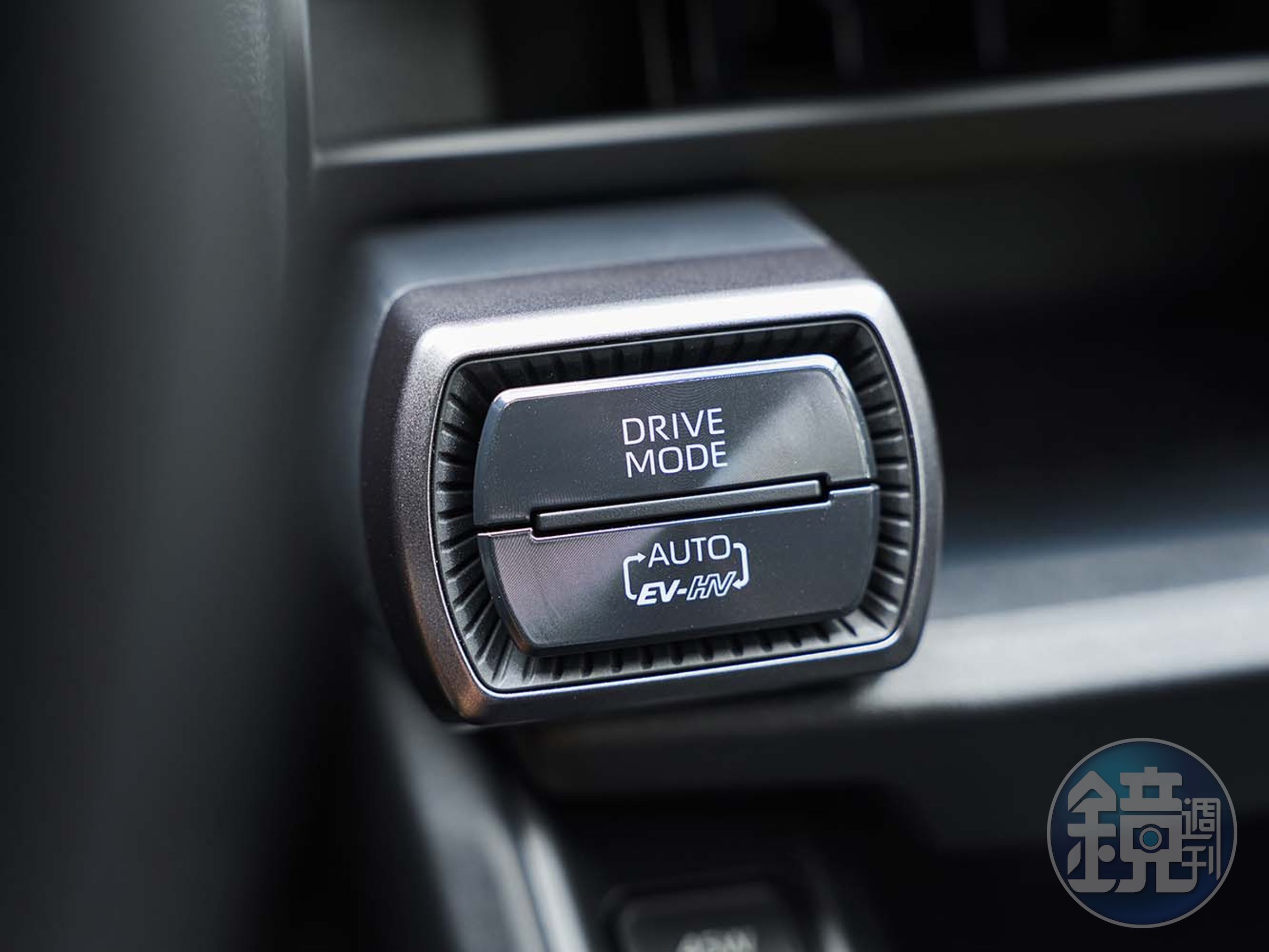 模式按鈕變成AUTO EV/HEV的設定。