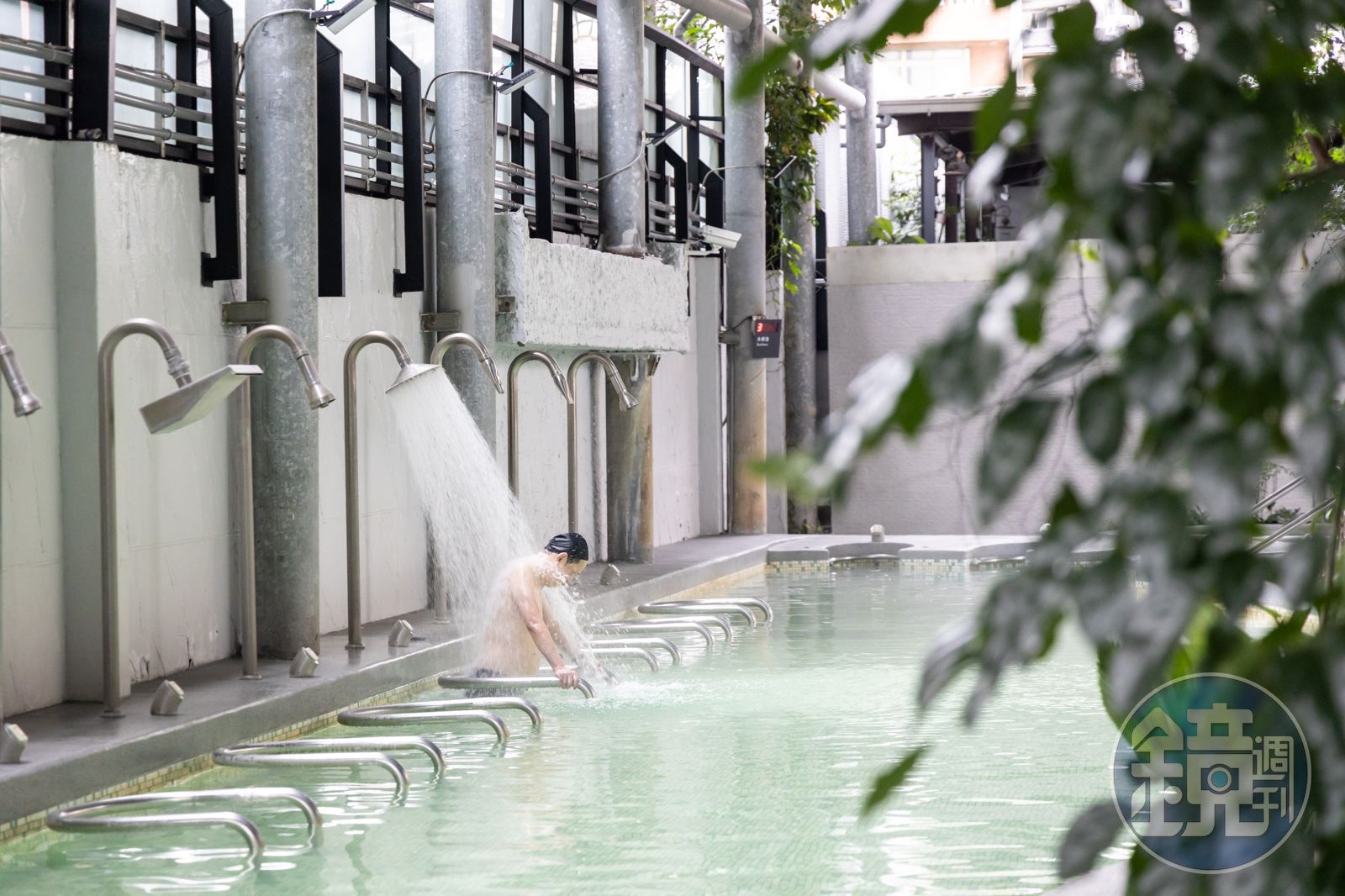 「泉境SPA」提供水療池、超音波按摩、兒童池、烤箱等多樣設施。