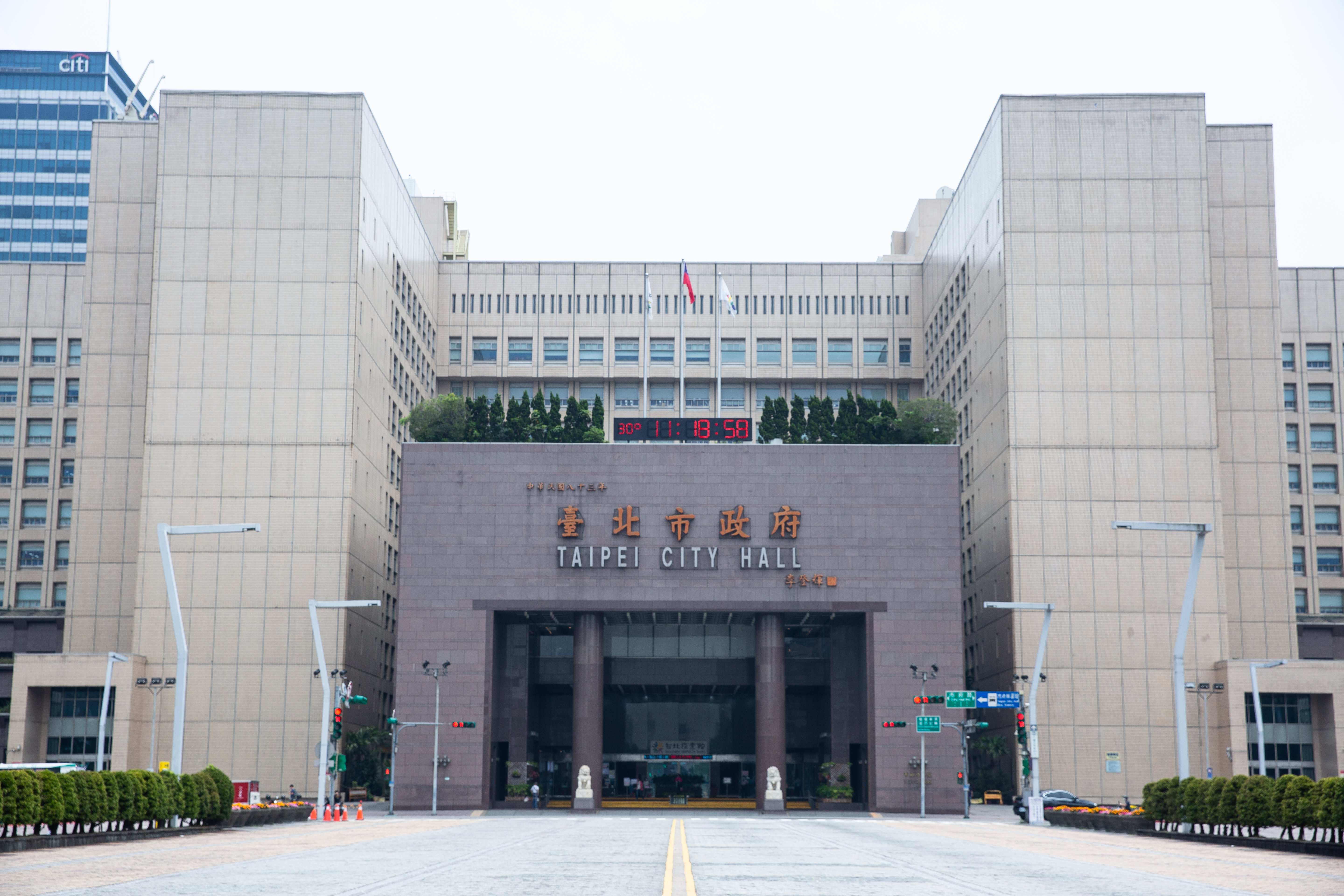 台北市教育局有員工涉嫌在市政大樓偷拍被逮。（本刊資料照）