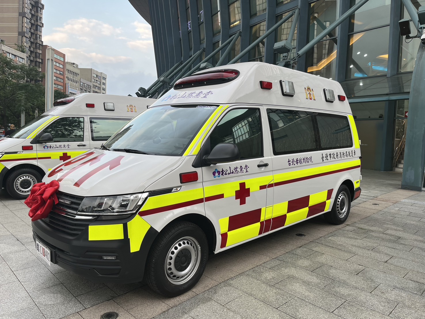 北市警分局北投分局一名警備隊員警今日執行交通取締時，遭意圖逃逸的民眾撞傷。（示意圖，翻攝自台北市消防局臉書）