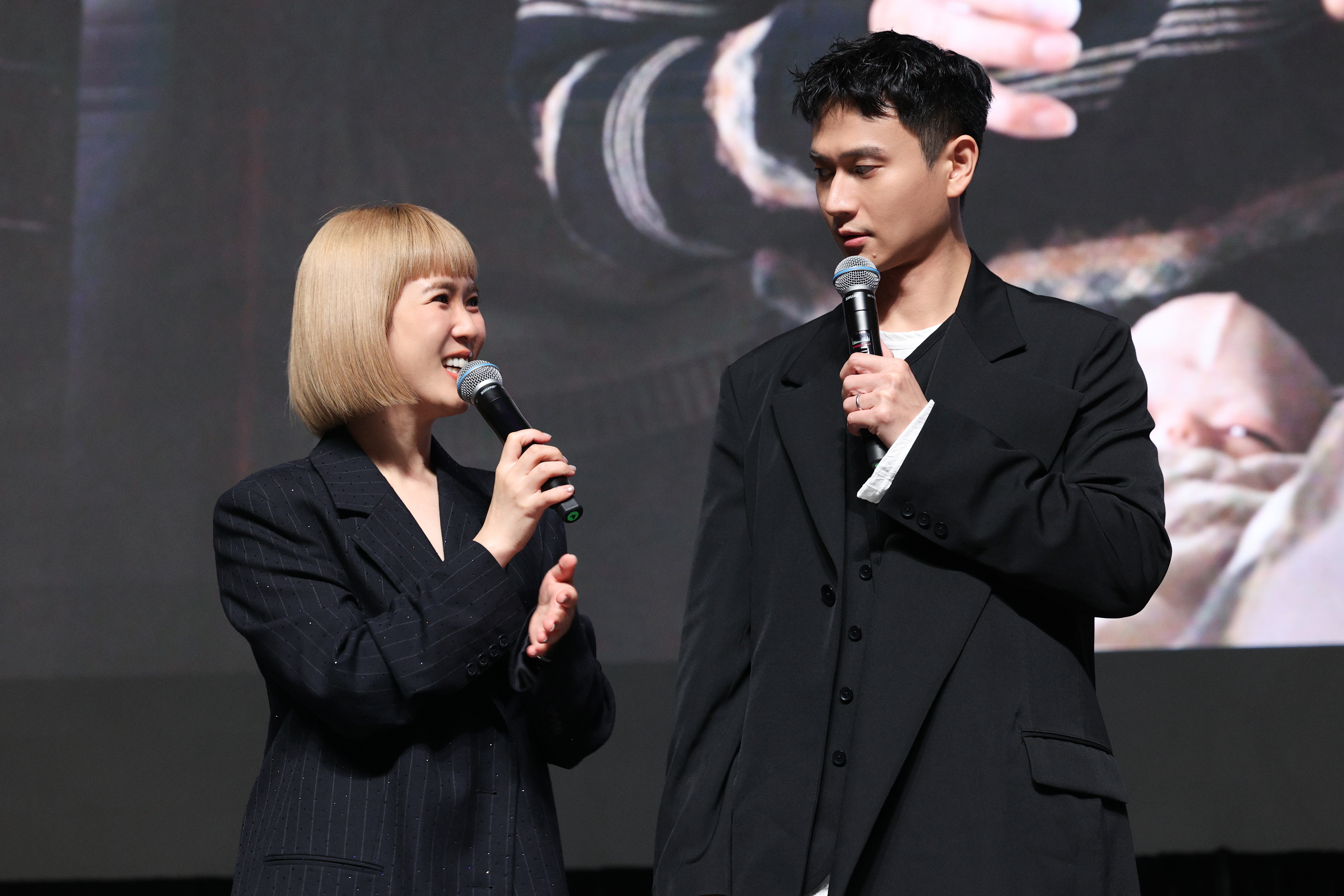 《我親愛的怪孩子》演員劉冠廷和孫可芳升格父母後海外合體，現場互動展現絕佳默契。（文策院提供）