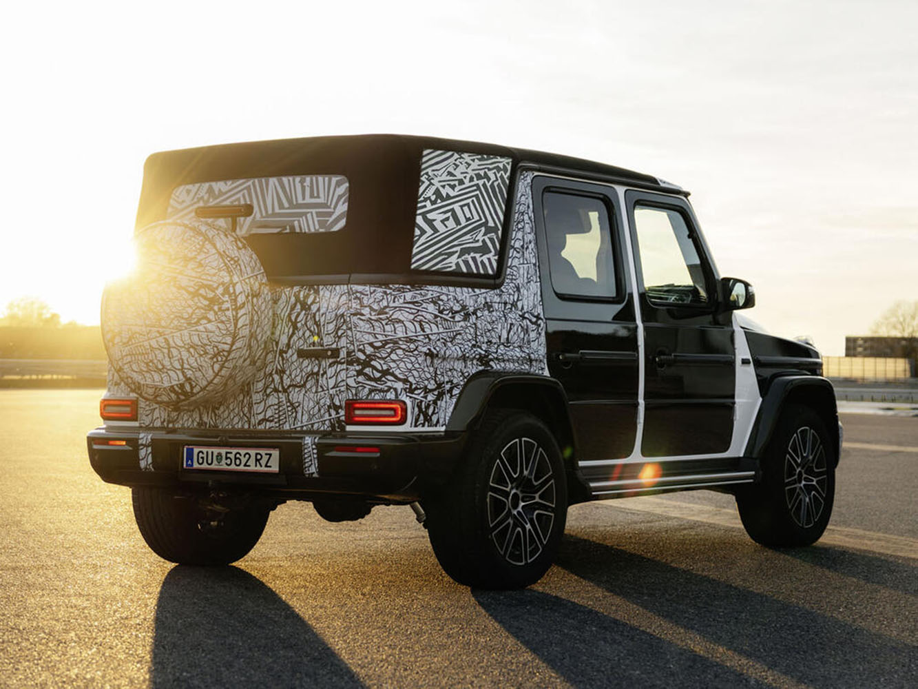 車誌/睽違 10 年的「超豪華越野敞篷」回歸,全新 Mercedes-Benz G-Class Cabriolet 即將重返市場!