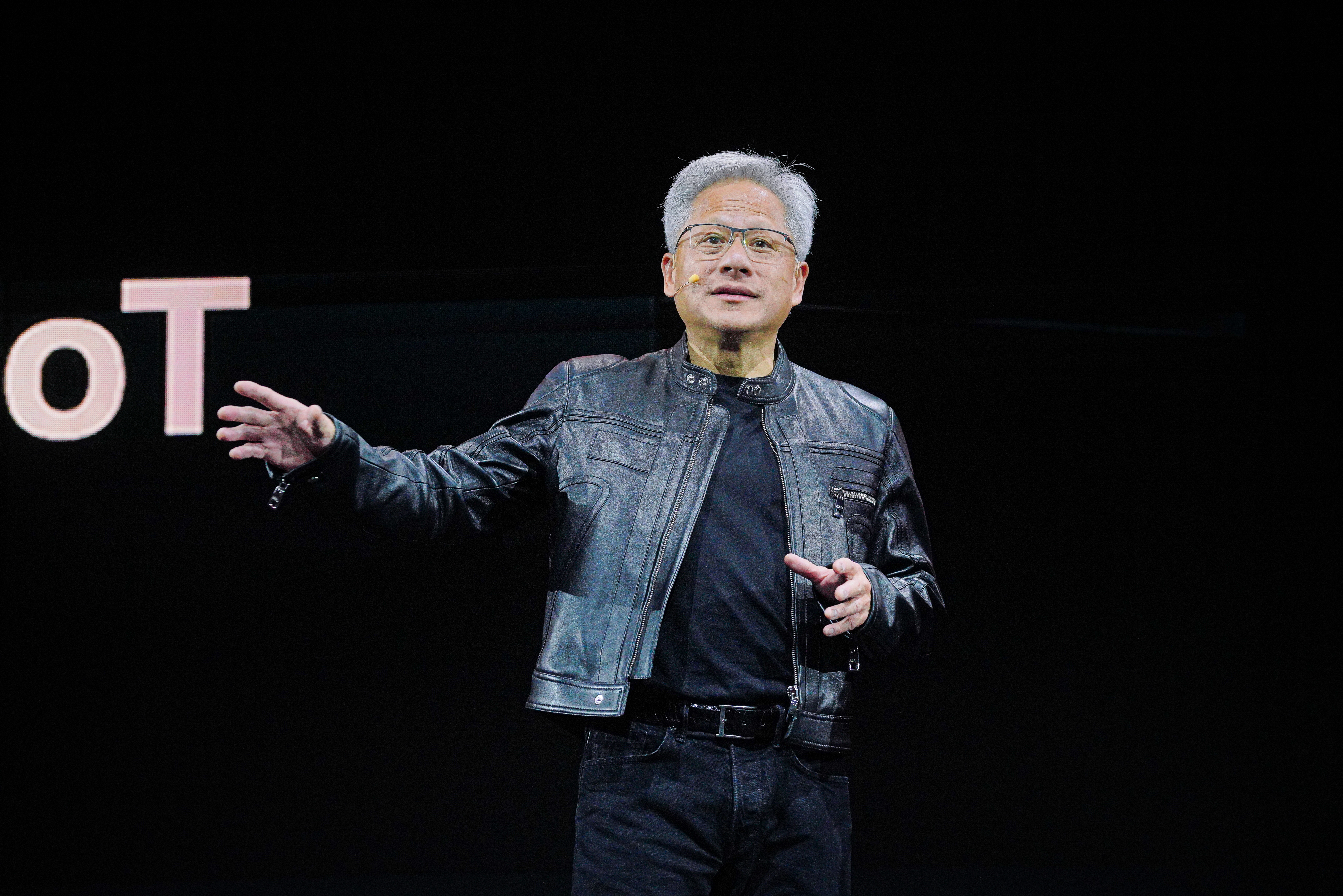 黃仁勳並未正面回應是否參與「川習會」，僅聲稱「行程非常忙碌，等我到了那裡，你們就會知道。」（本刊資料照）