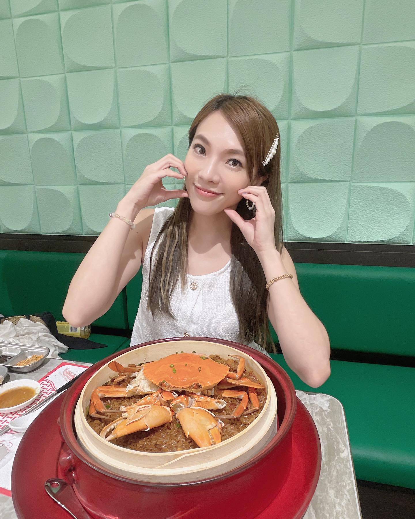 小優與前男友一起合資開服飾店,就是為了增加收入。(翻攝自小優臉書)