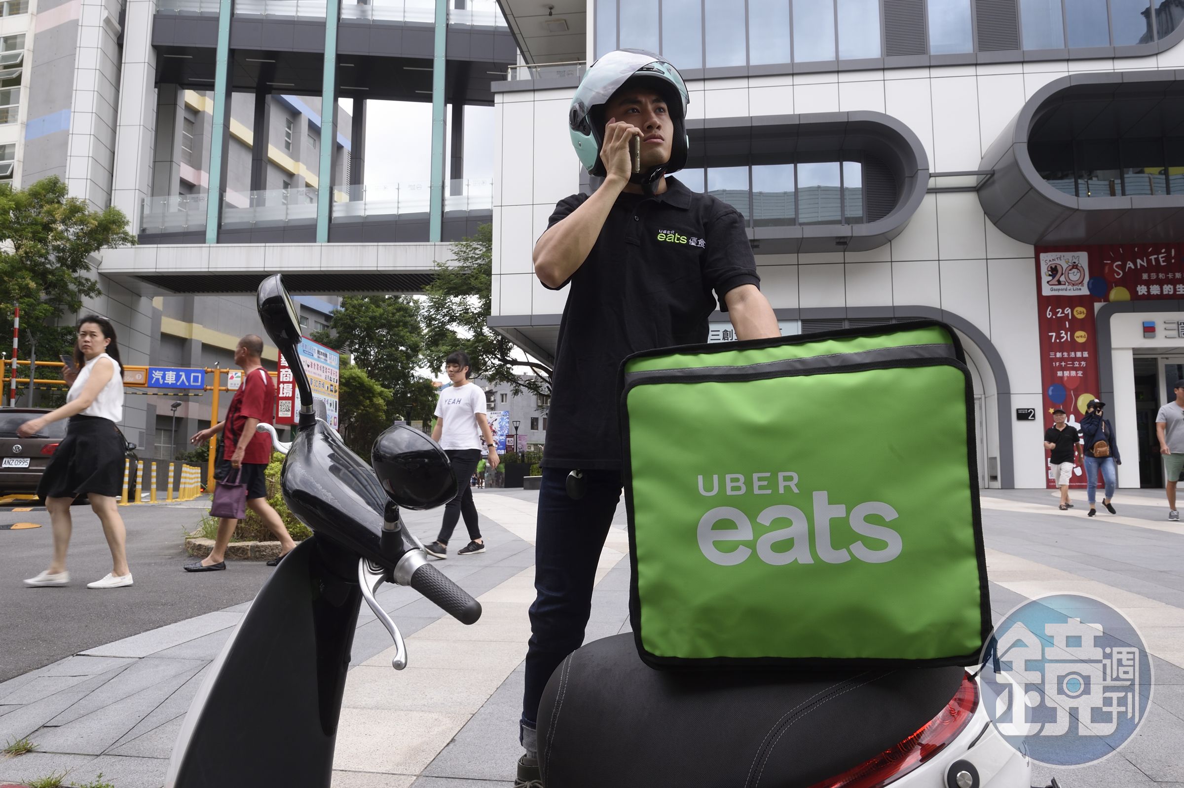 Uber Eats宣布服務費漲4至6元。(本刊資料照)