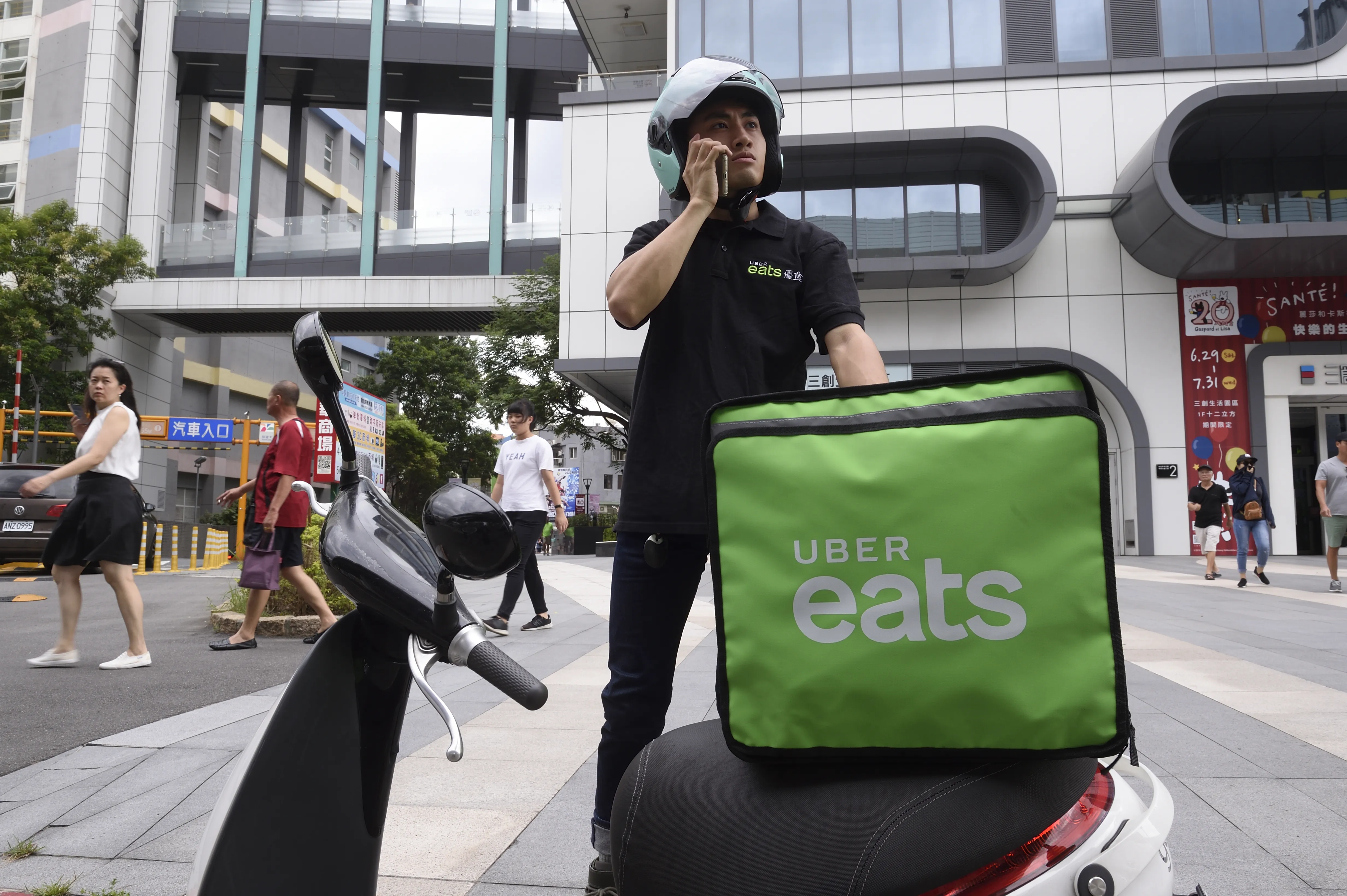 Uber Eats宣布服務費「每筆漲4~6元」　月底前補發短付報酬
