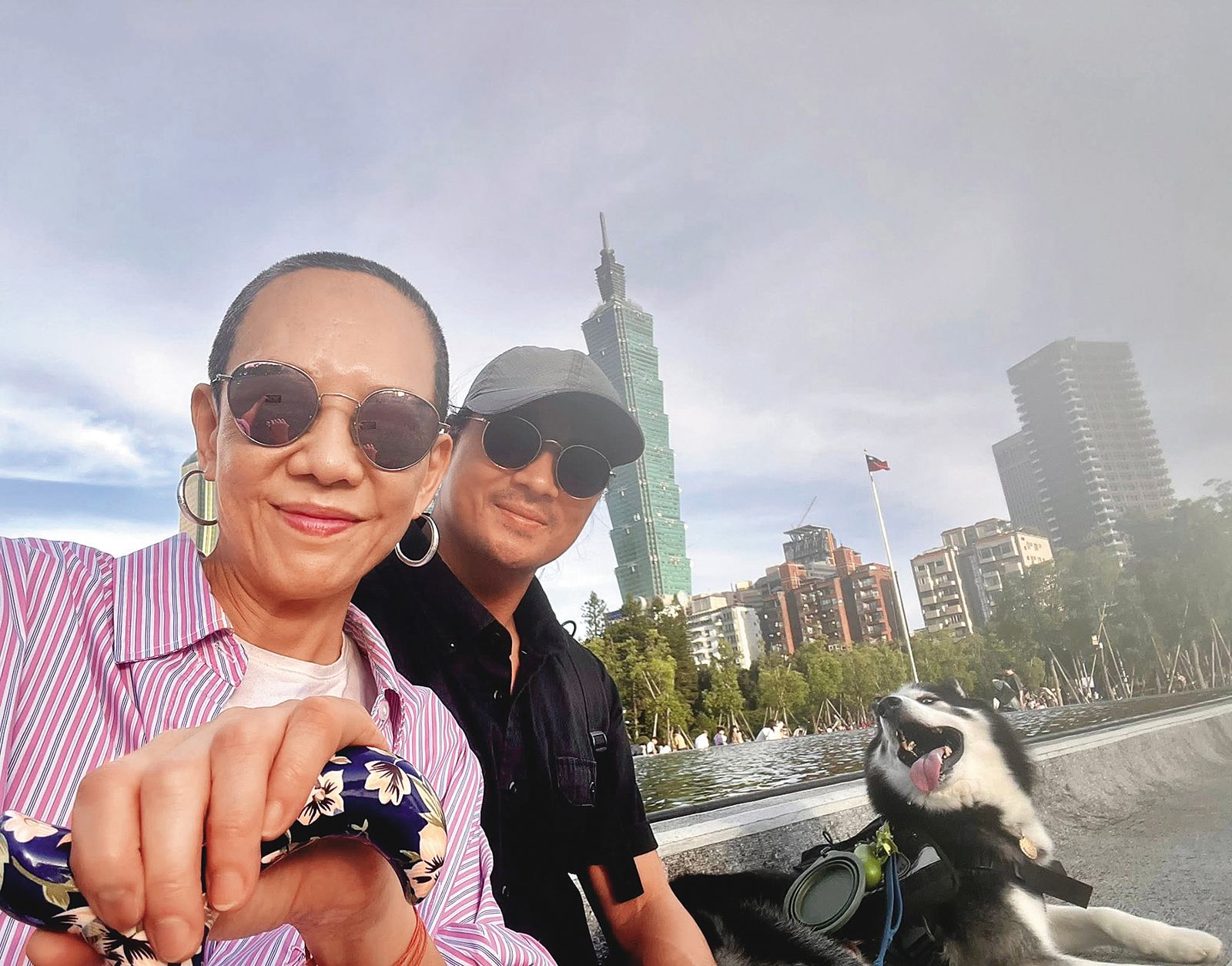 據聞，Vicky（左）與POLO（右）同住已14年，而且黃大煒猝逝前，她的身邊經常僅見POLO的身影。（翻攝自Vicky臉書）